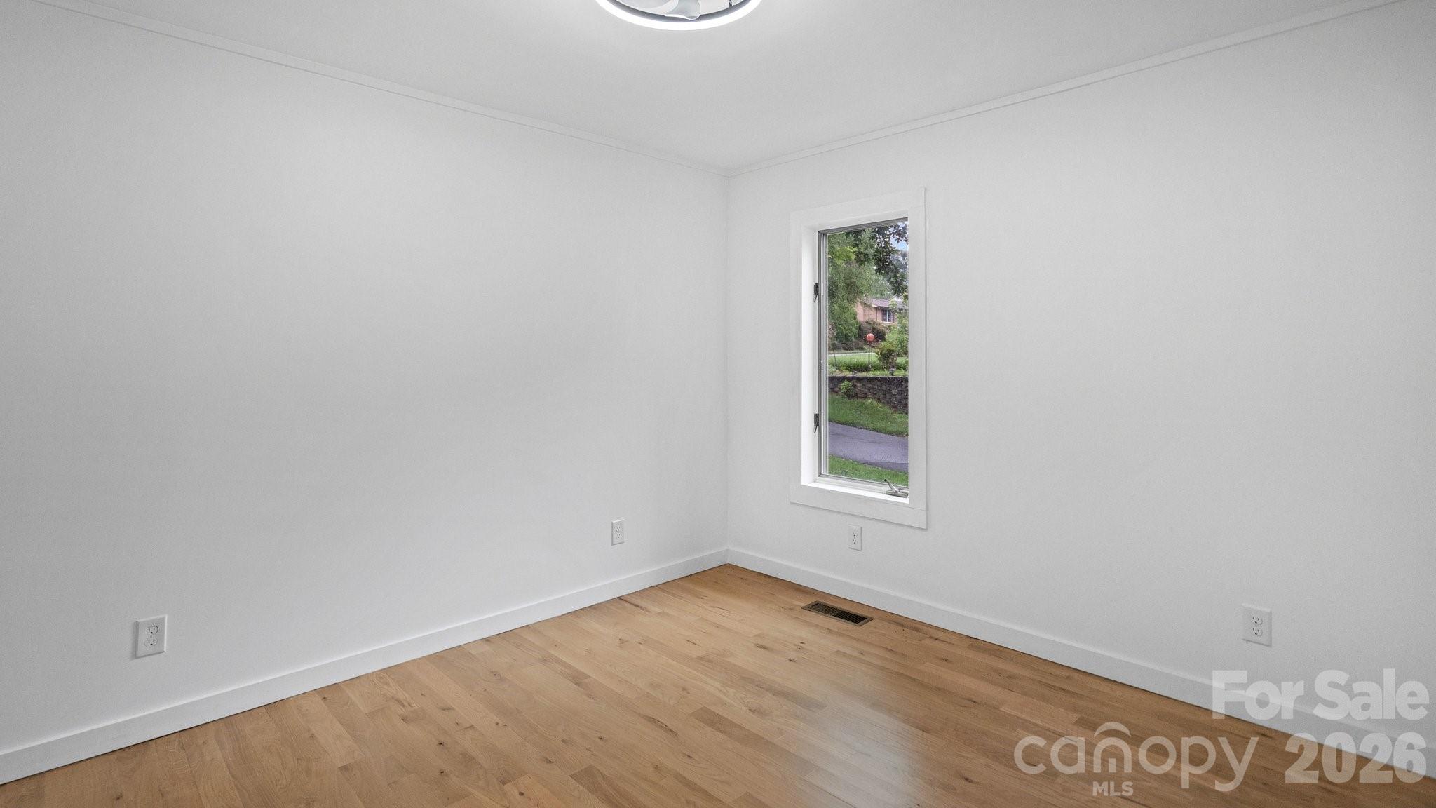 102 Falls Street Property Photo 40