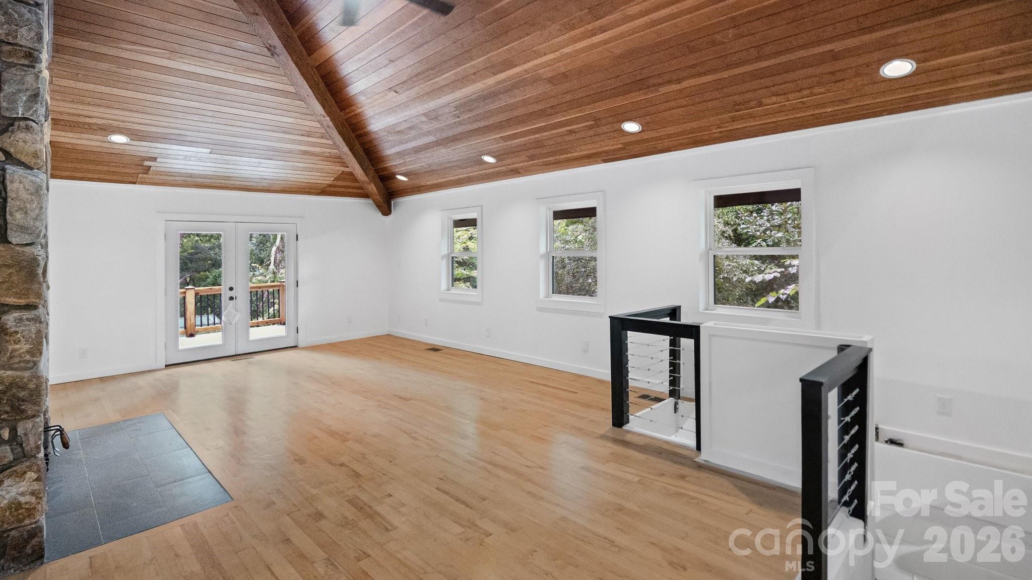 102 Falls Street Property Photo 41