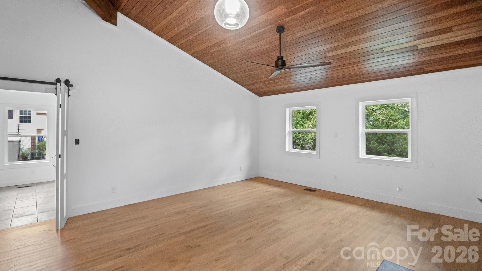 102 Falls Street Property Photo 42