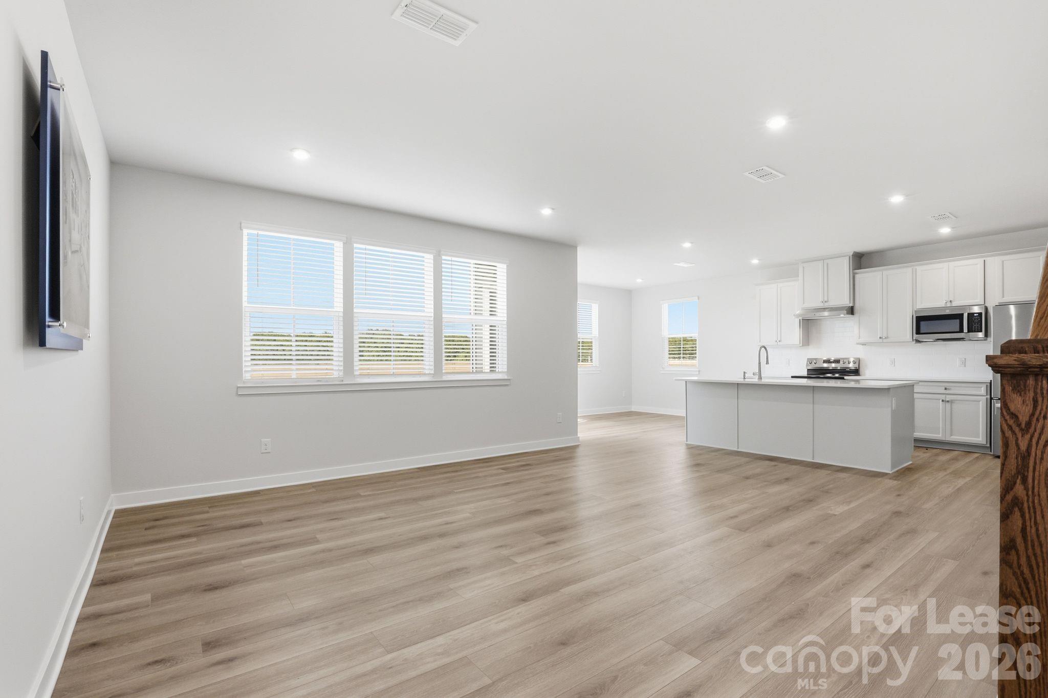 862 Heathway Drive Property Photo 4