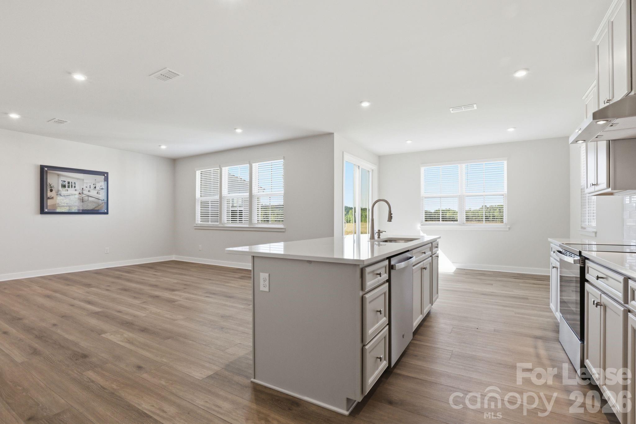 862 Heathway Drive Property Photo 8
