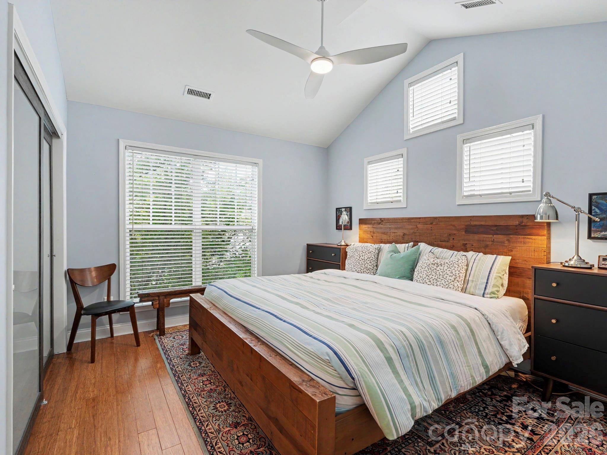 1016 W 1st Street Property Photo 17