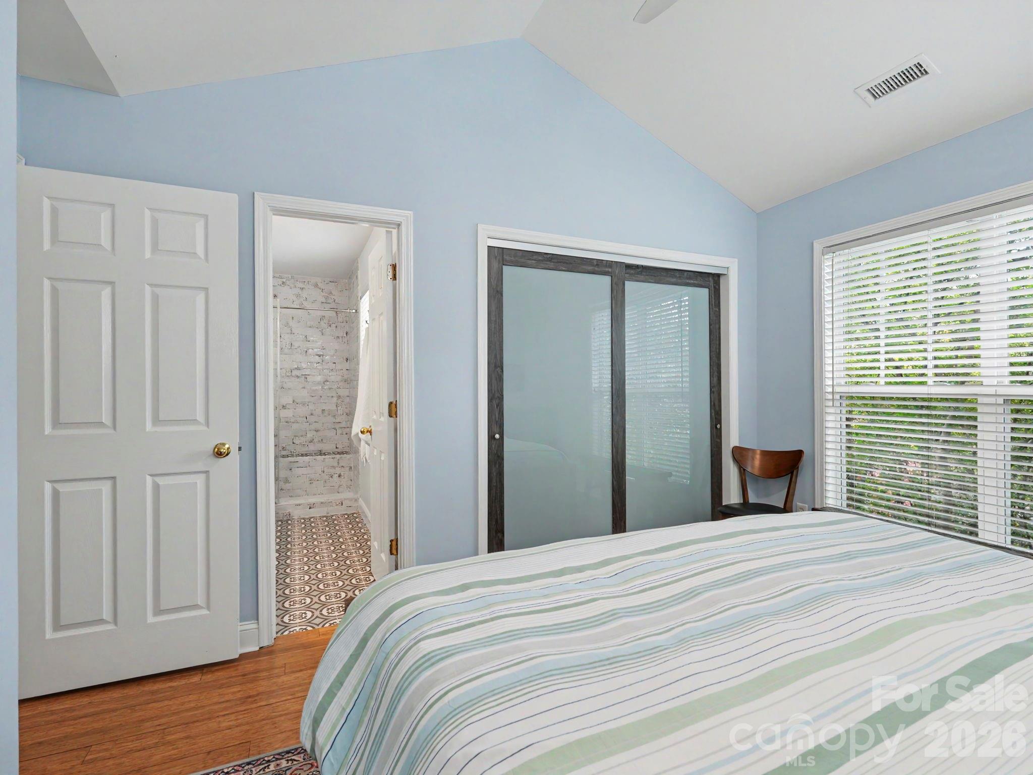 1016 W 1st Street Property Photo 18