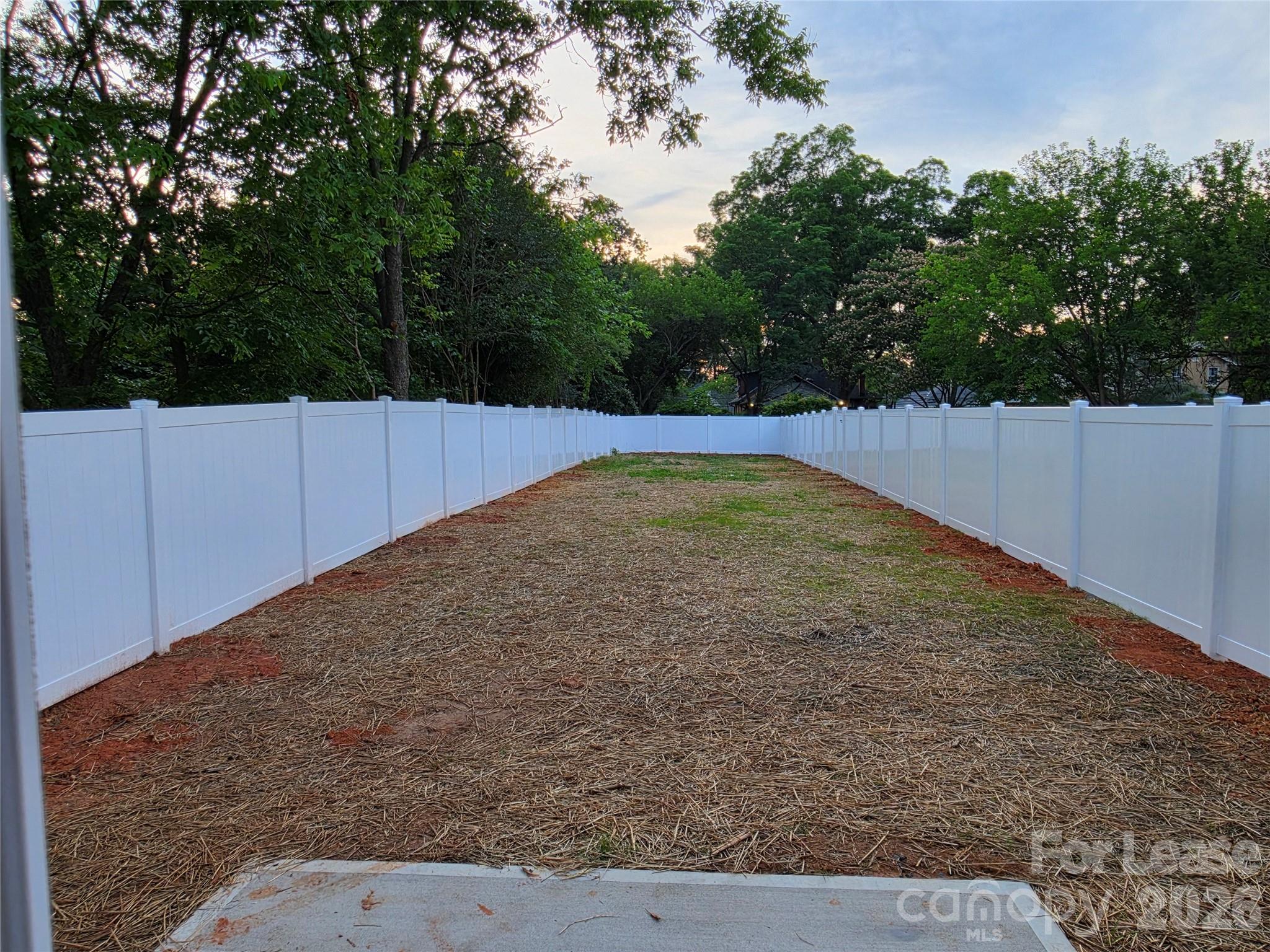 335 S Broad Street Property Photo 8