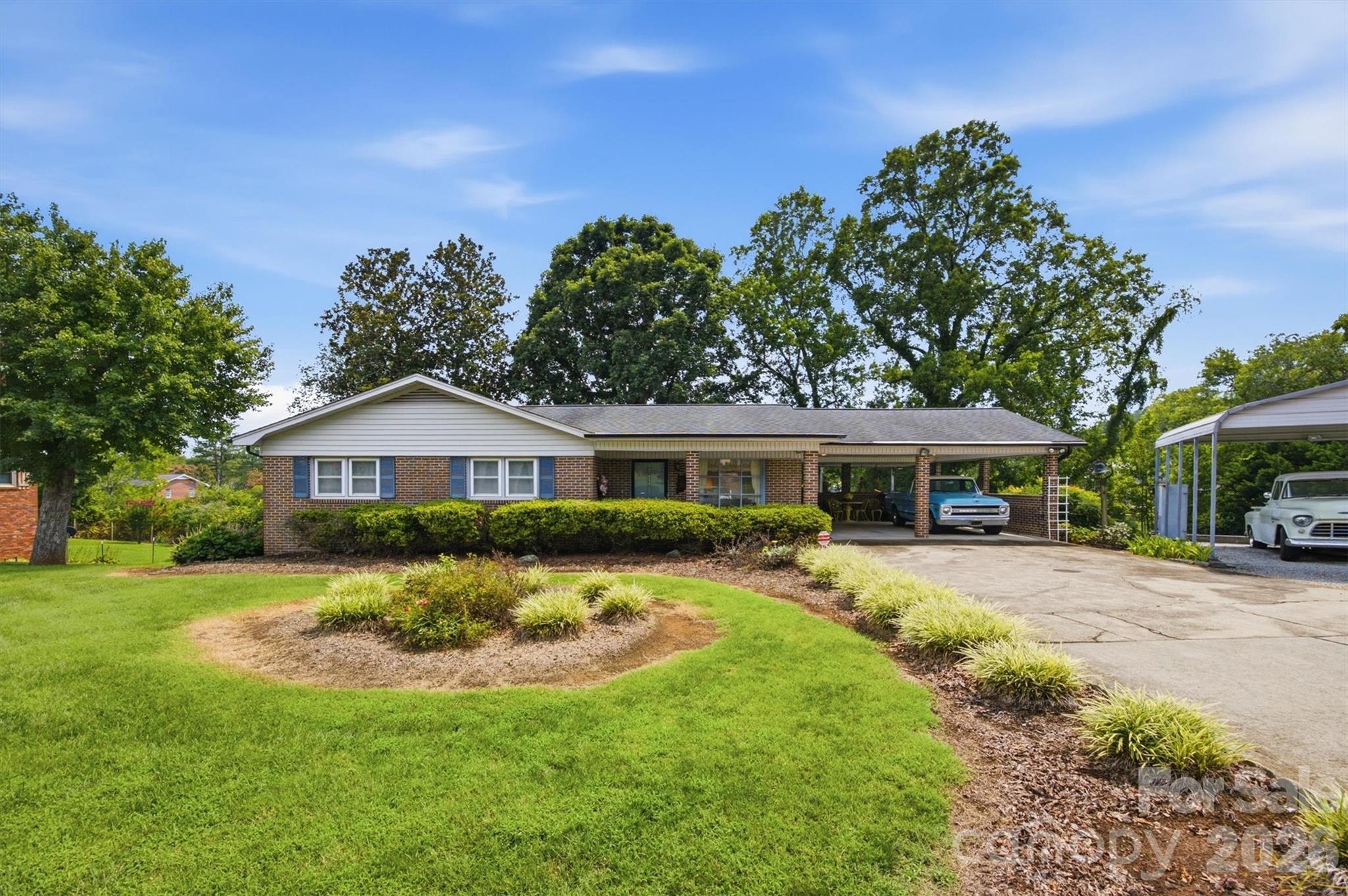 2711 Fairway Acres Circle Property Photo 1