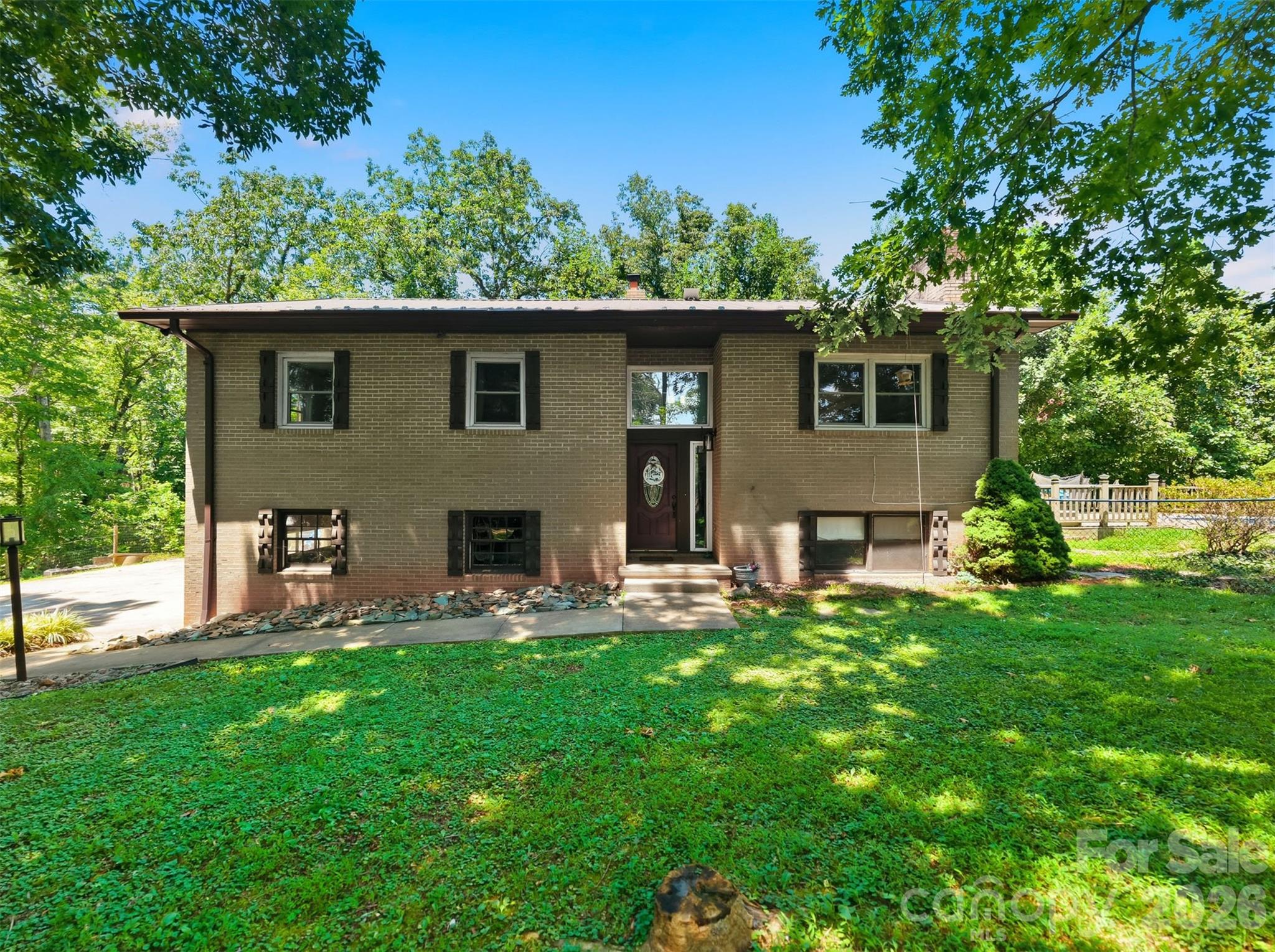 1924 Braswell Place Property Photo 1