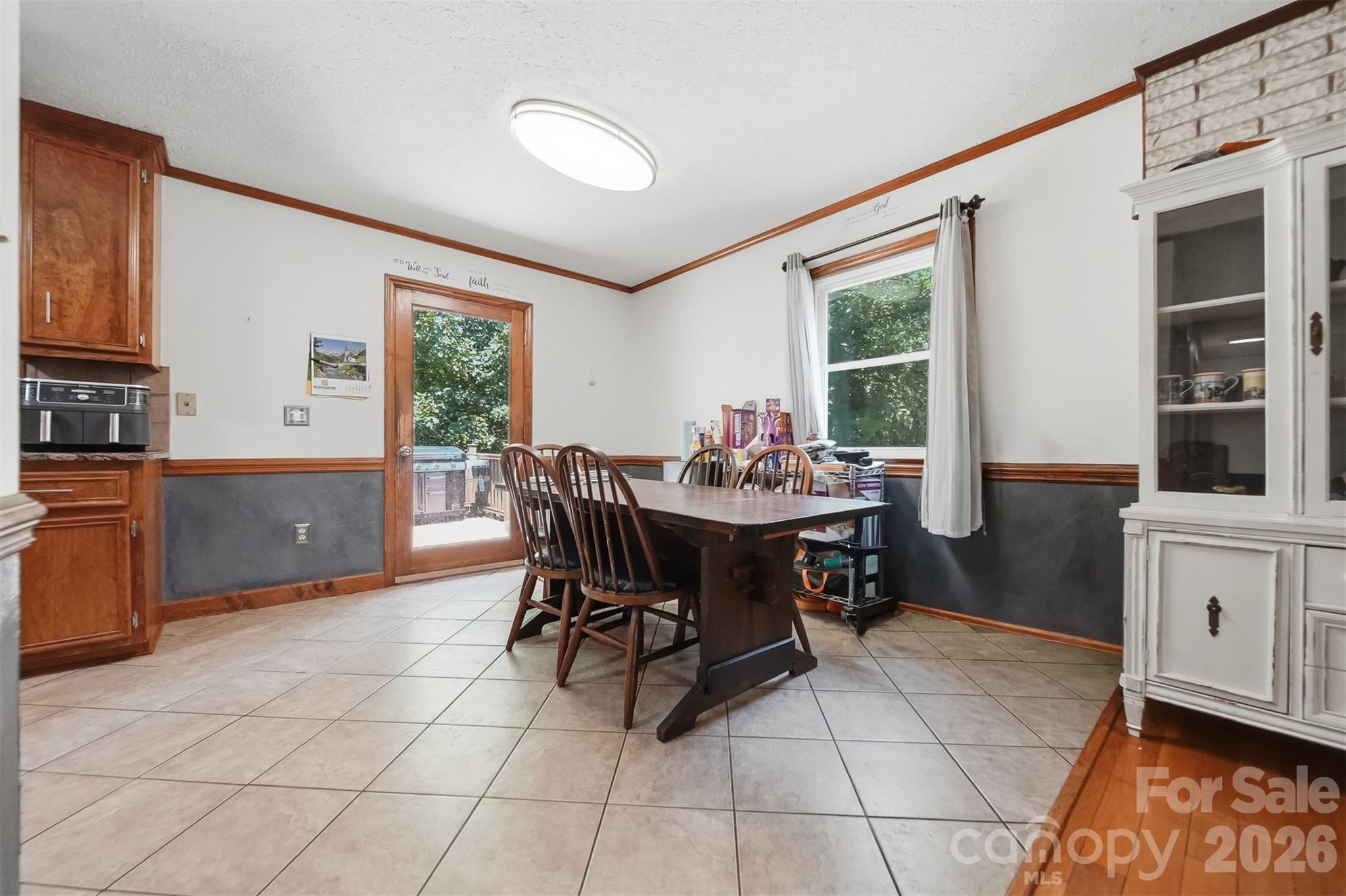 1924 Braswell Place Property Photo 6