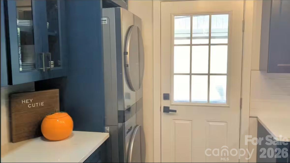 3445/3447 Tappan Place Property Photo 4