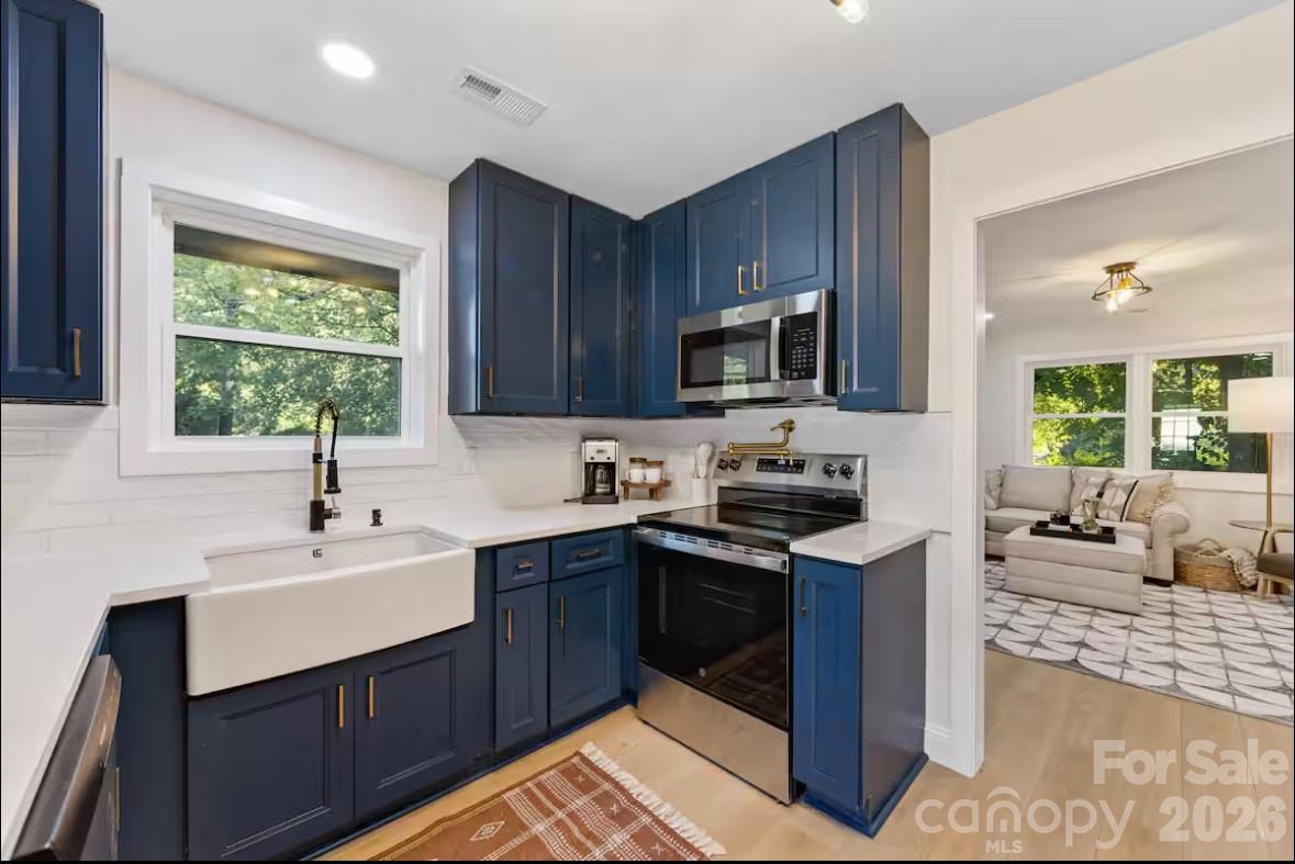 3445/3447 Tappan Place Property Photo 12