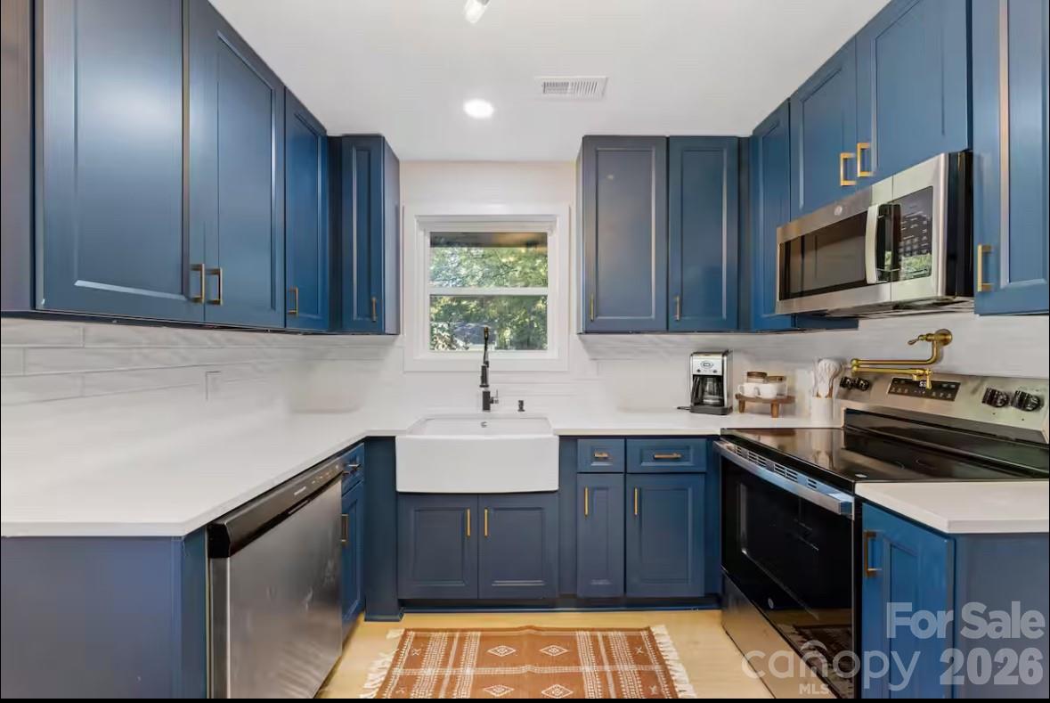 3445/3447 Tappan Place Property Photo 13