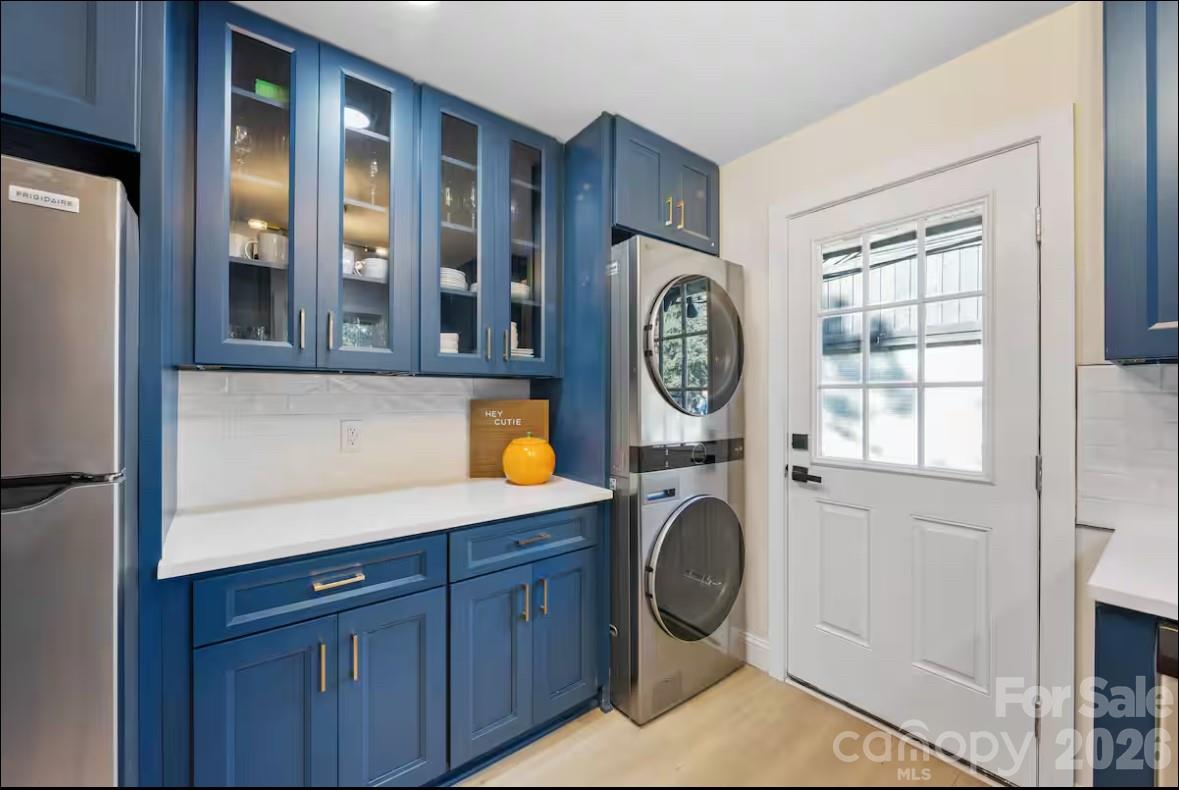 3445/3447 Tappan Place Property Photo 14