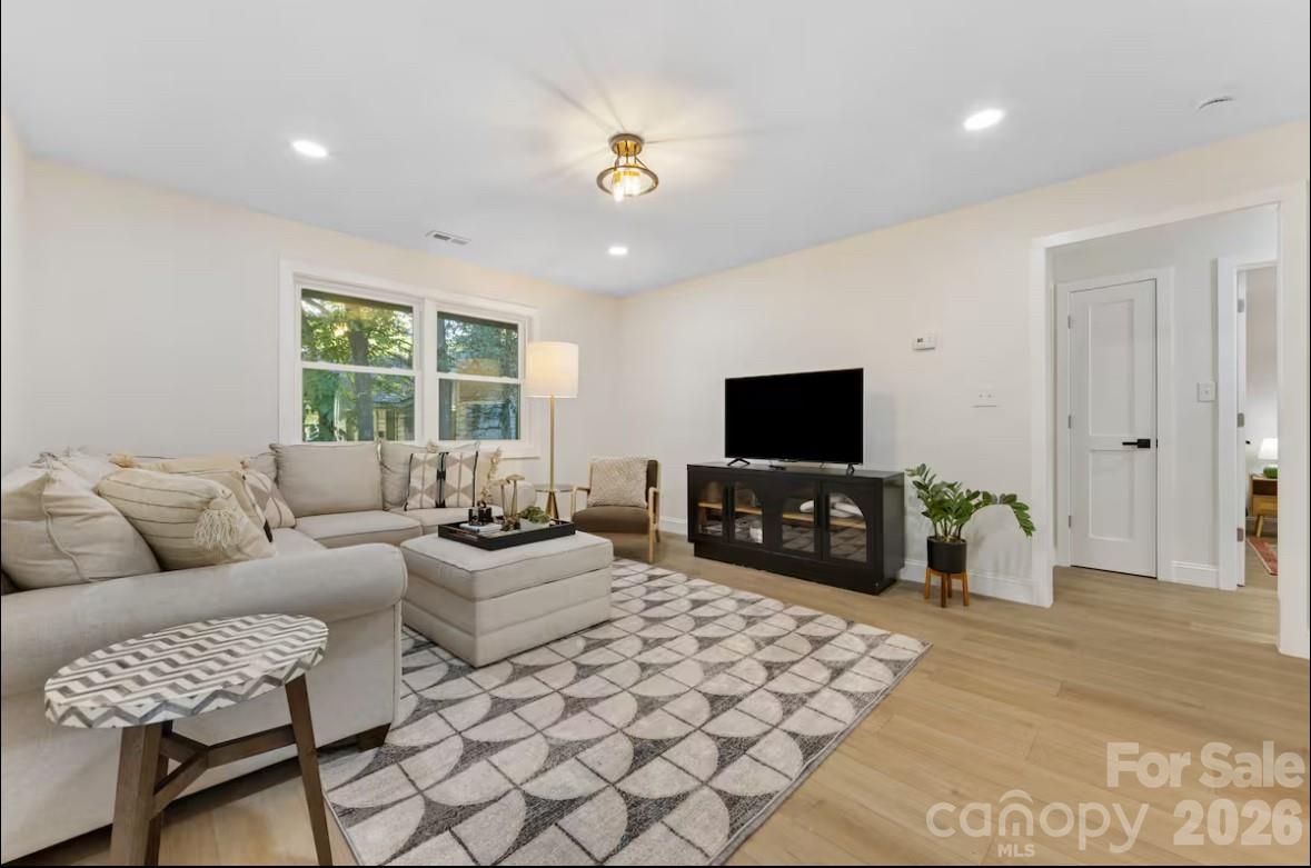 3445/3447 Tappan Place Property Photo 27