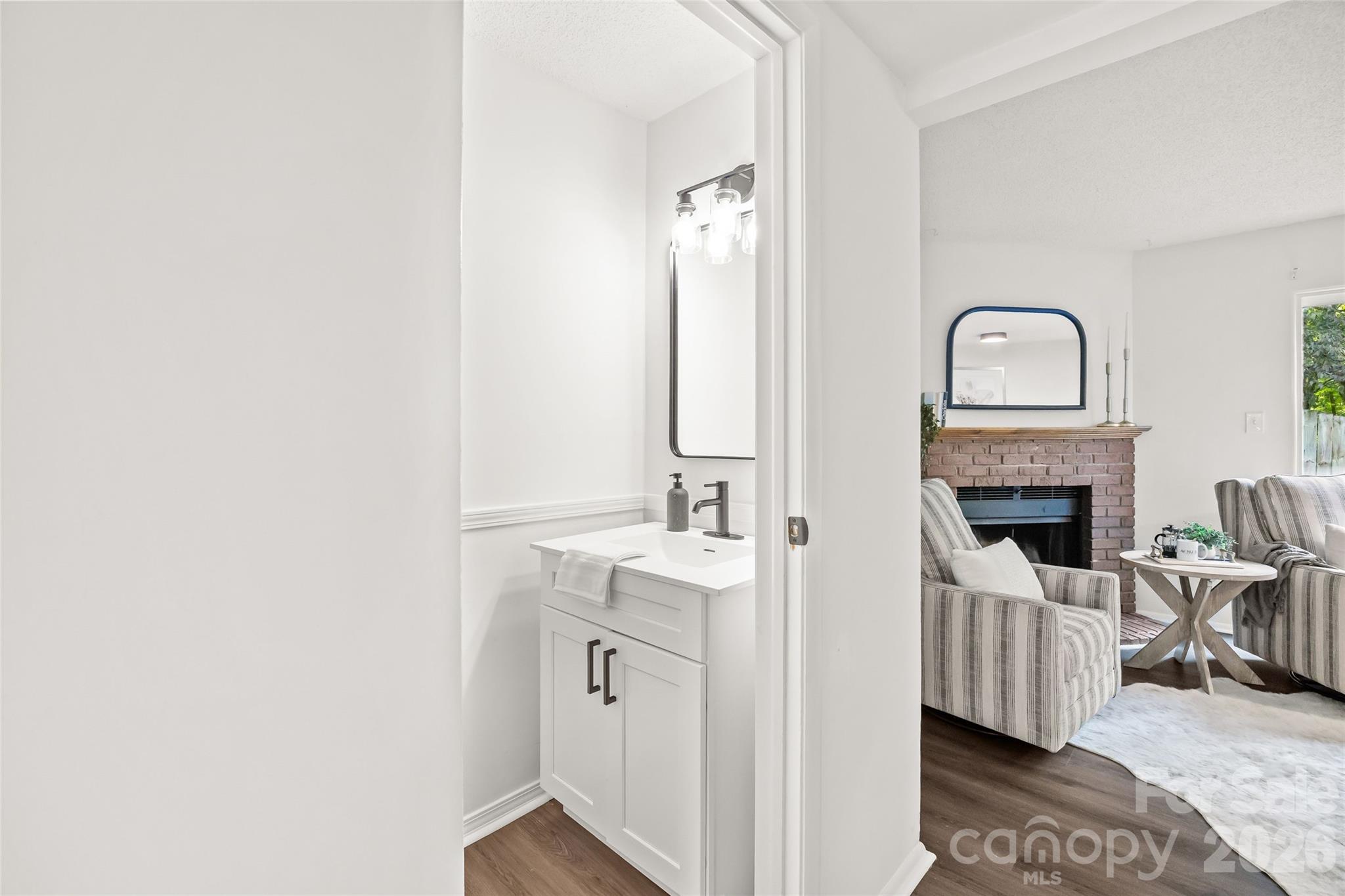 8254 Knights Bridge Road Property Photo 12