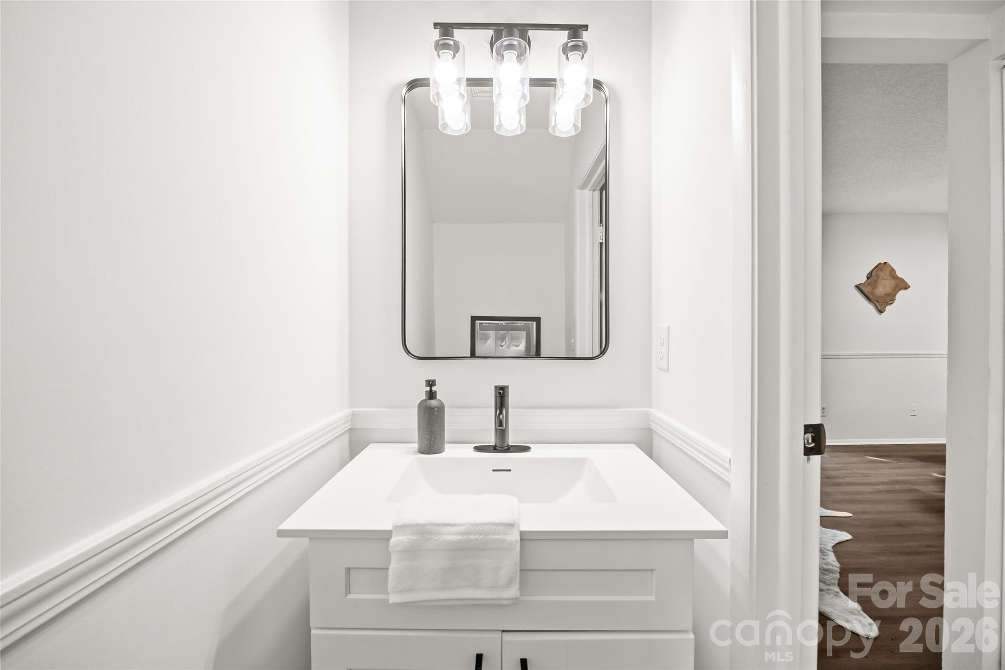 8254 Knights Bridge Road Property Photo 13