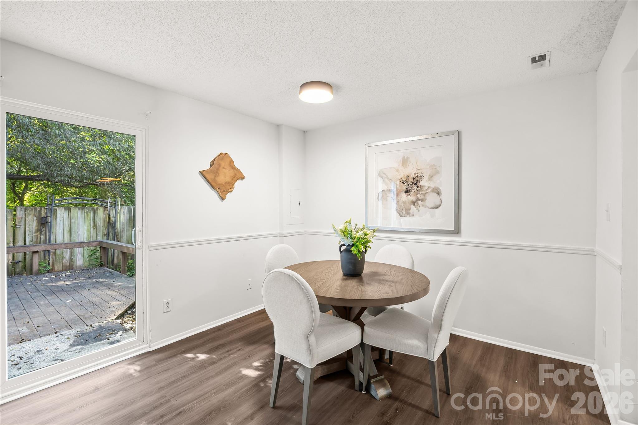 8254 Knights Bridge Road Property Photo 17