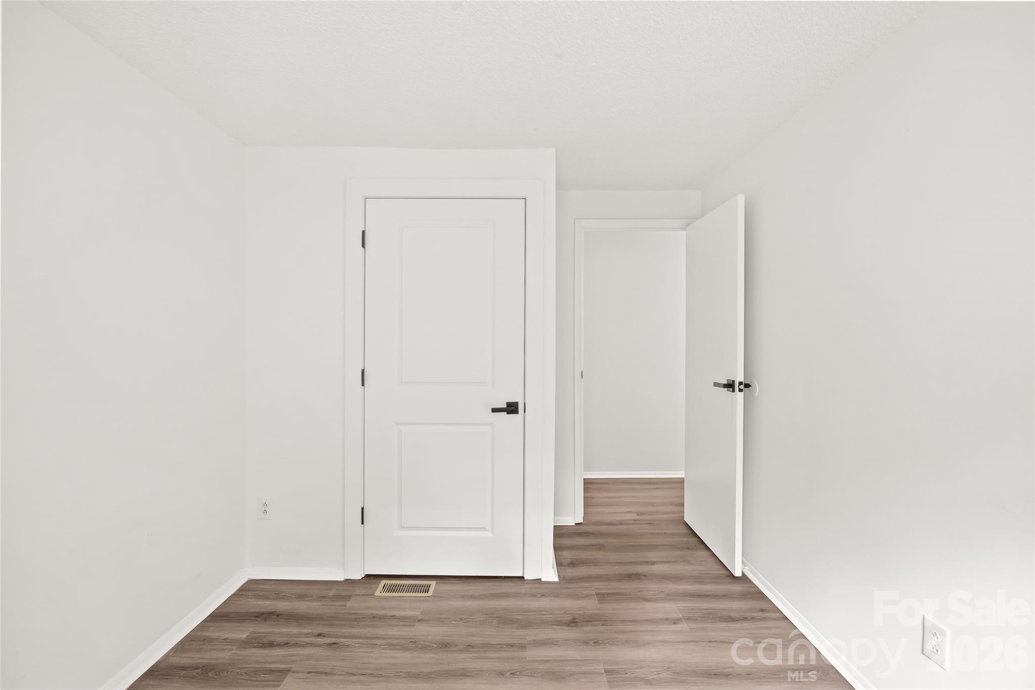 8254 Knights Bridge Road Property Photo 23
