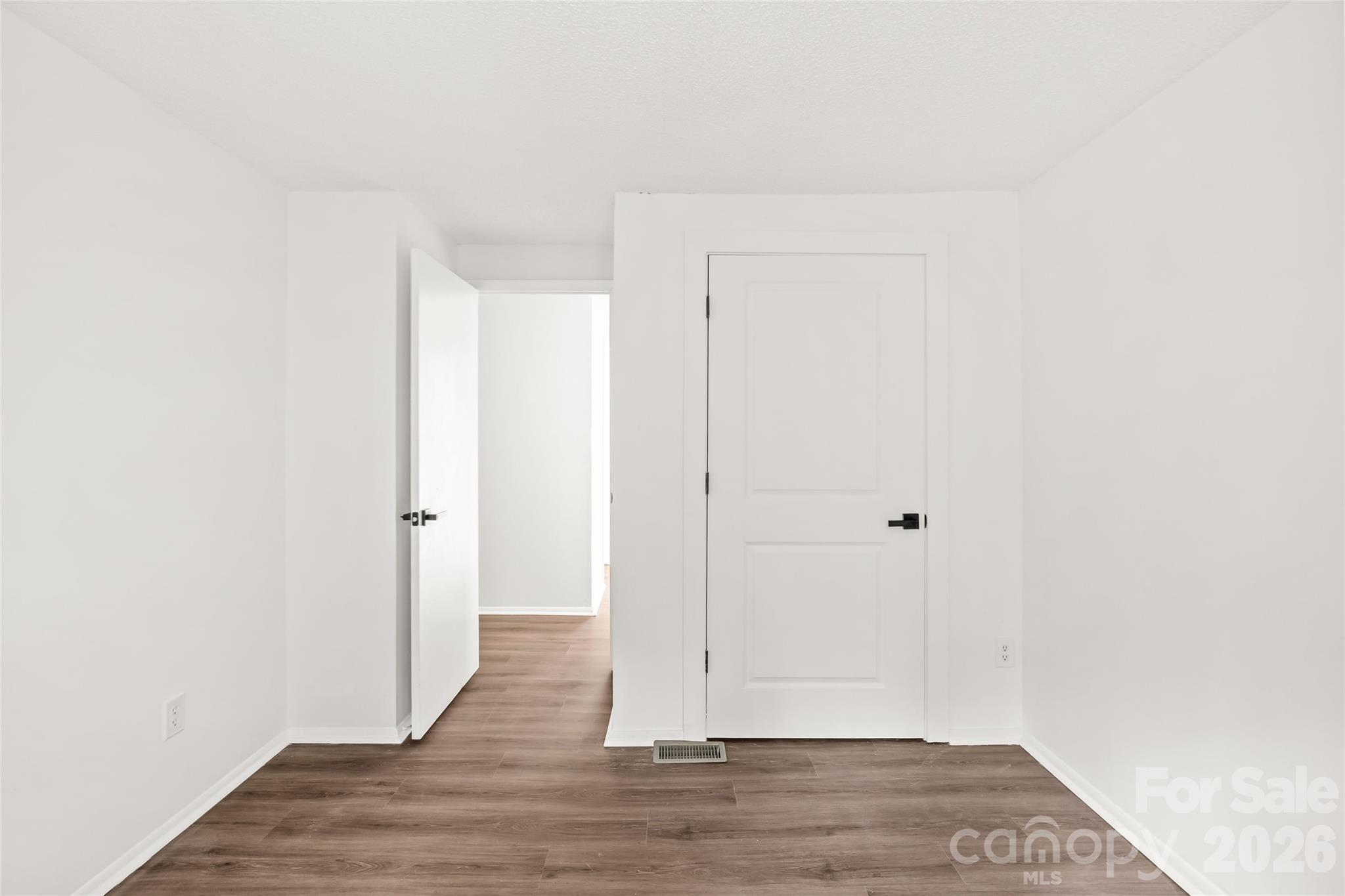 8254 Knights Bridge Road Property Photo 25