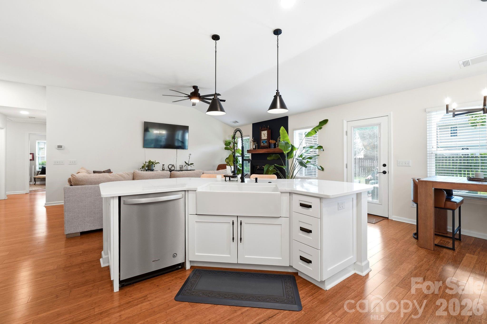 1347 Eisenhower Place Property Photo 10