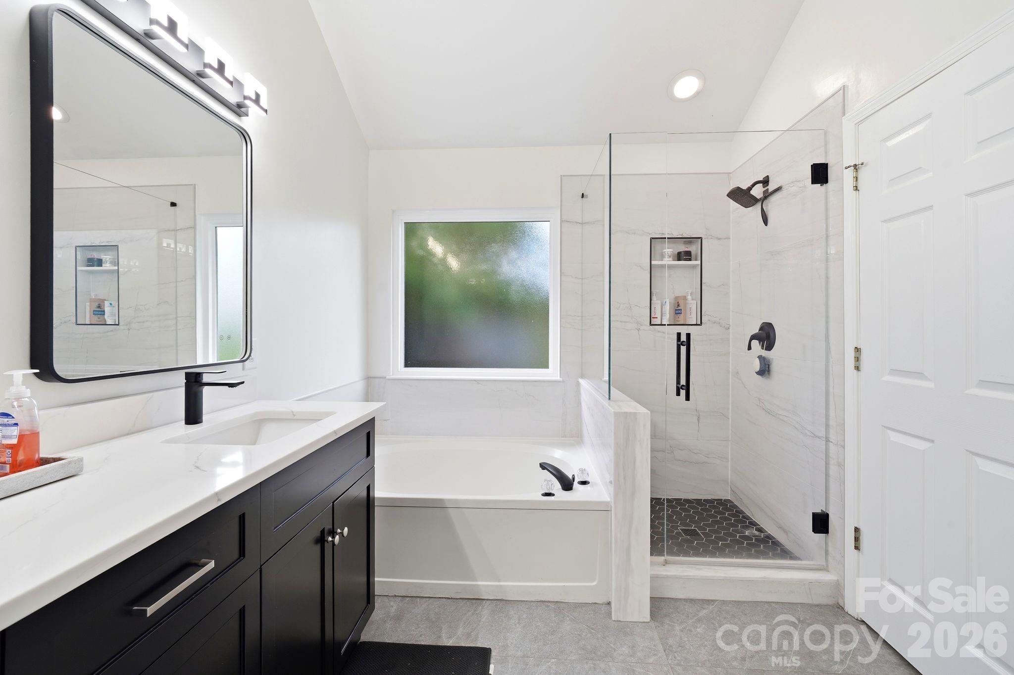 1347 Eisenhower Place Property Photo 16