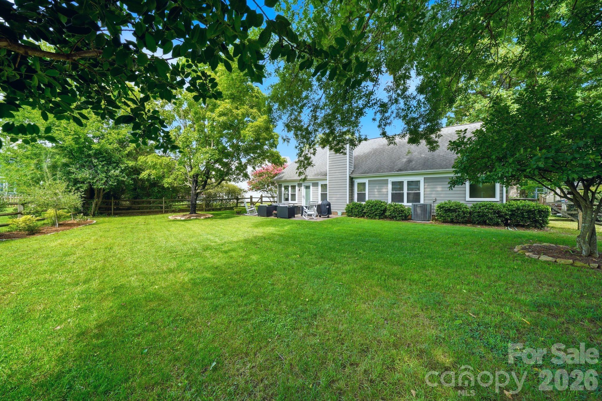 1347 Eisenhower Place Property Photo 28