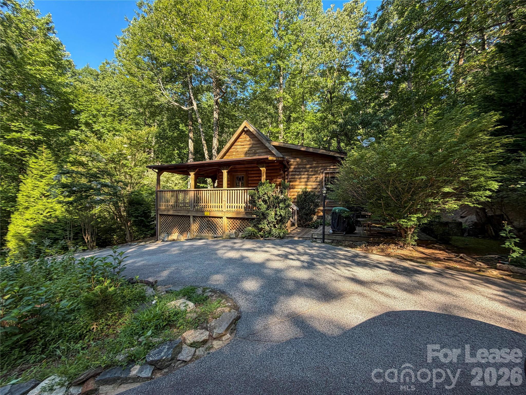 474 Serpentine Drive Property Photo 1