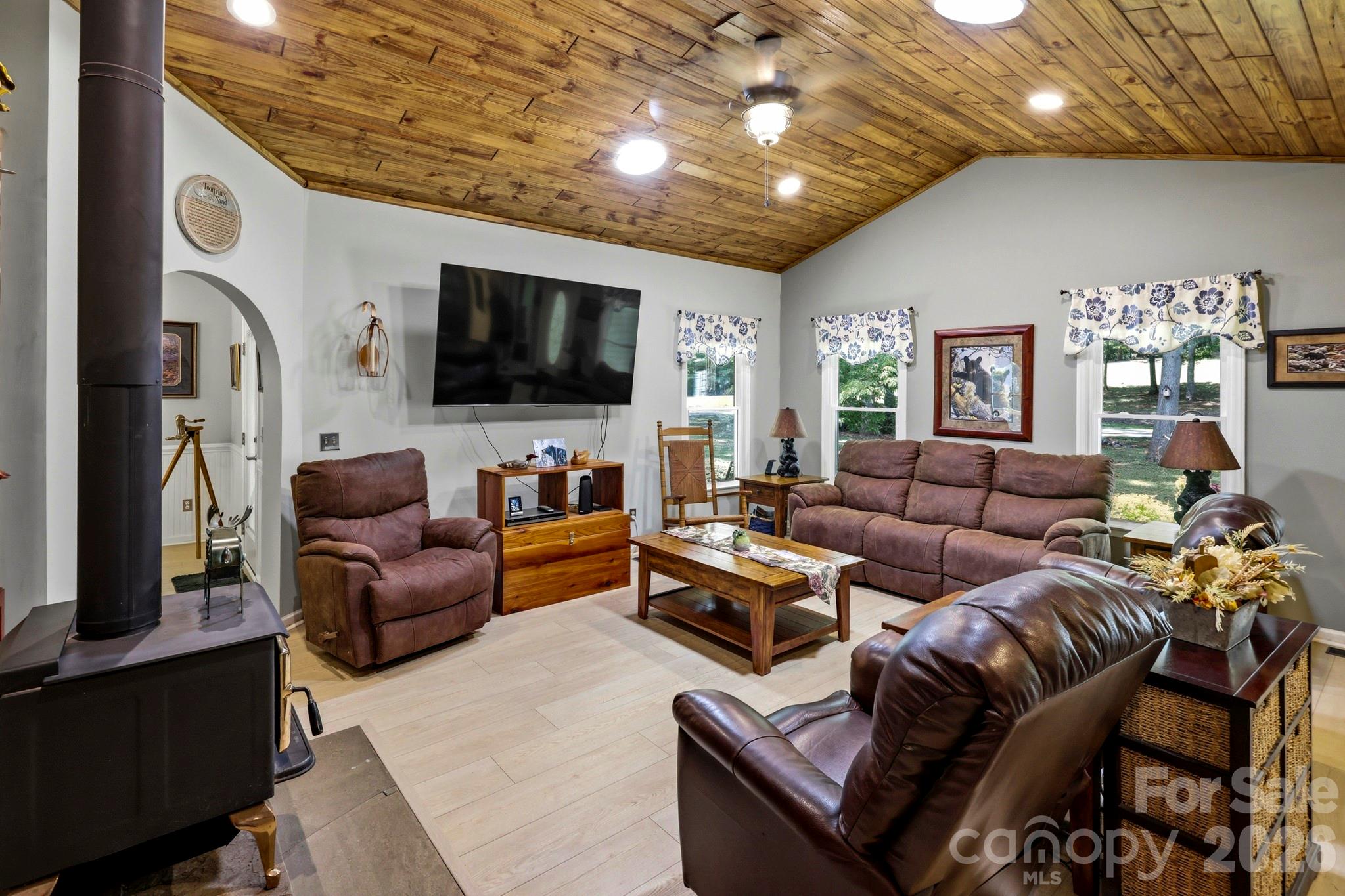 221 Willow Lakes Drive Property Photo 4