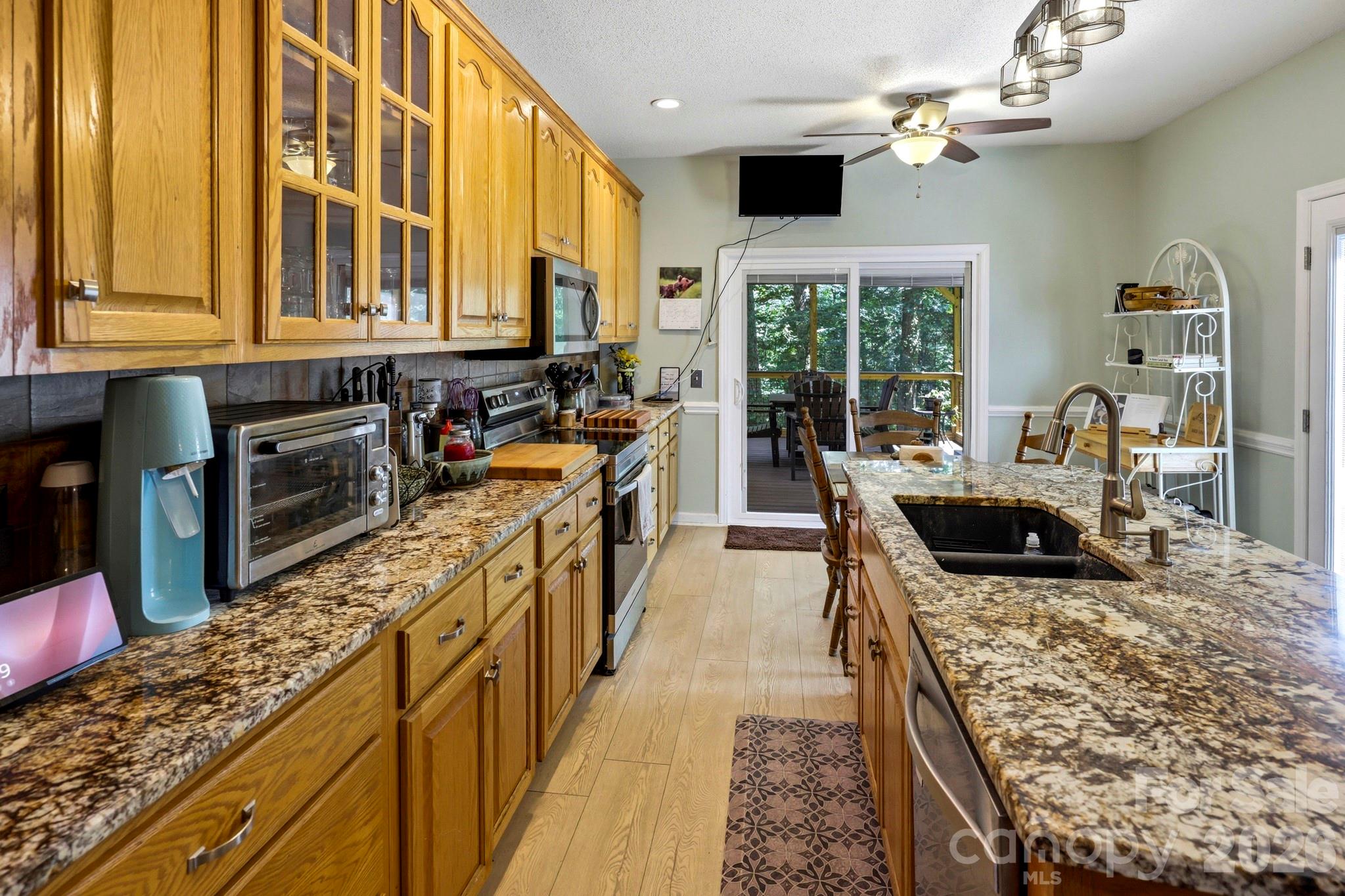221 Willow Lakes Drive Property Photo 8