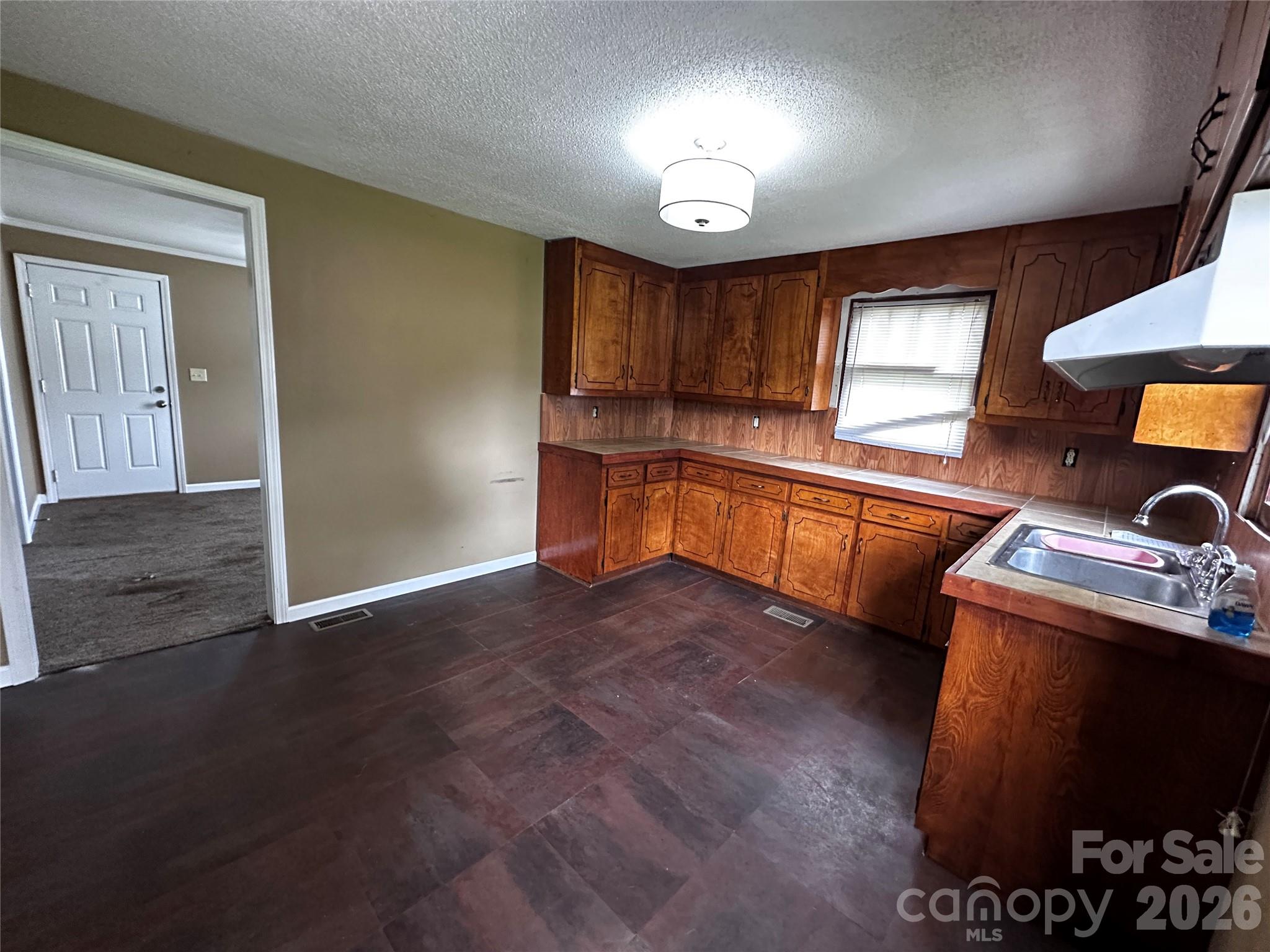 2202 Brookview Avenue Property Photo 6