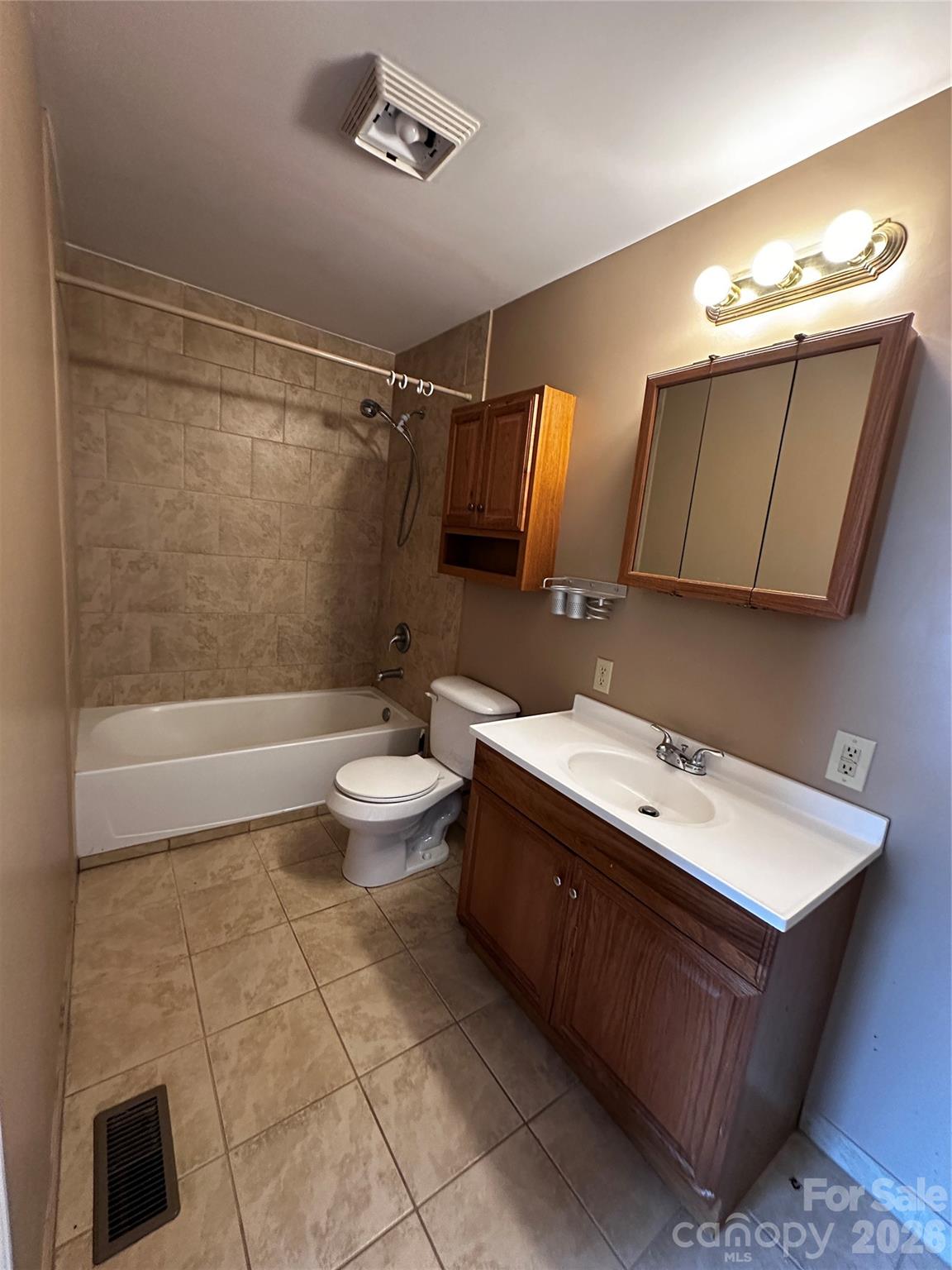 2202 Brookview Avenue Property Photo 7