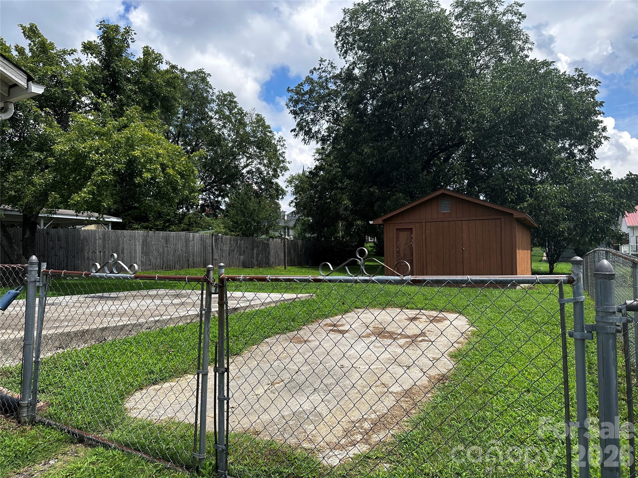 2202 Brookview Avenue Property Photo 12