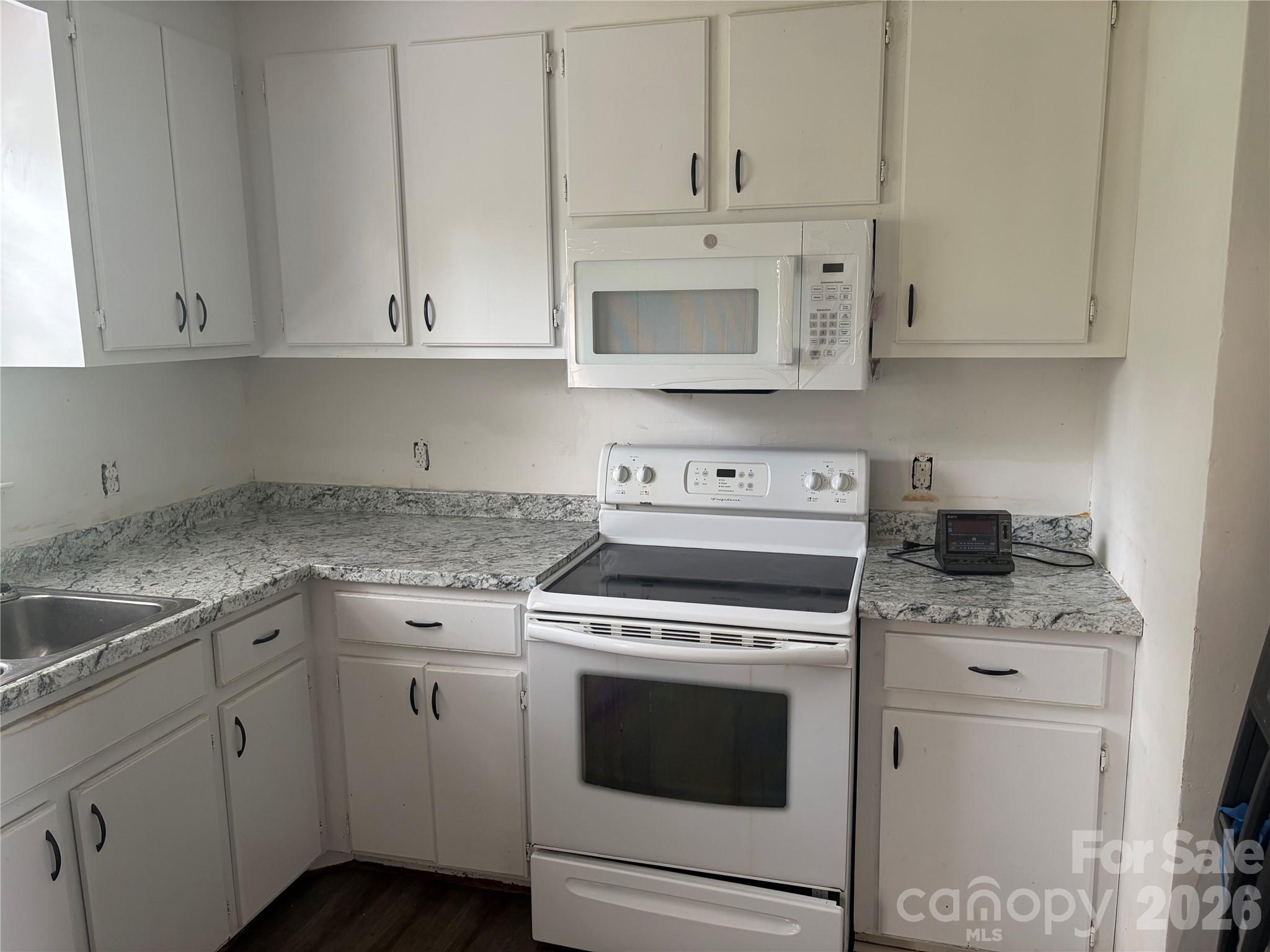 429 Pryor Street Property Photo 6
