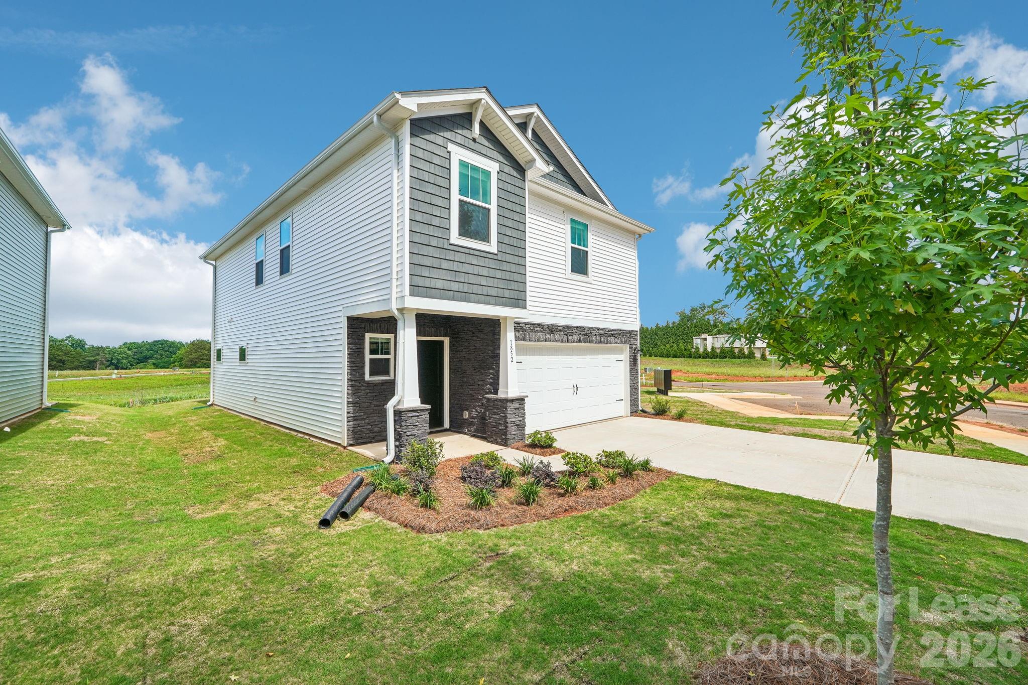 1852 Wrenley Drive Property Photo 3