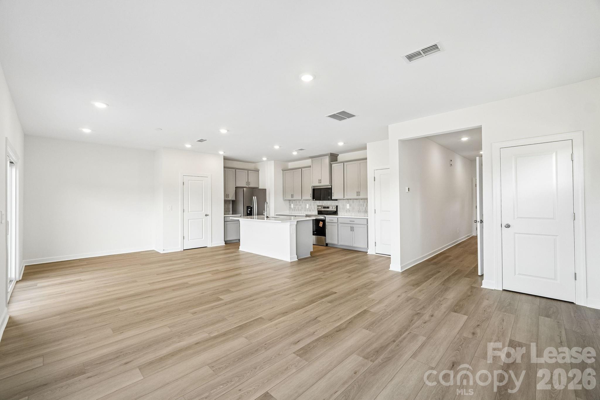 1852 Wrenley Drive Property Photo 11