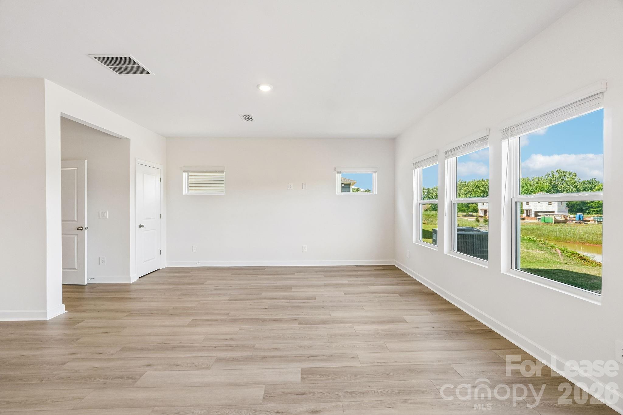 1852 Wrenley Drive Property Photo 12