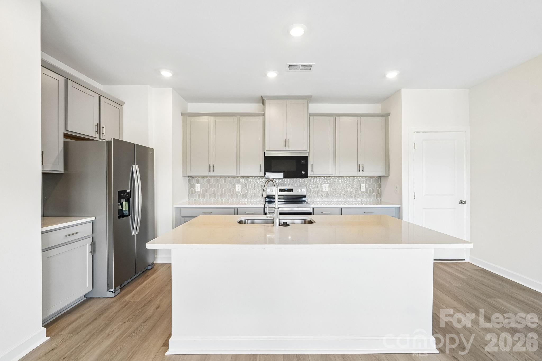1852 Wrenley Drive Property Photo 15