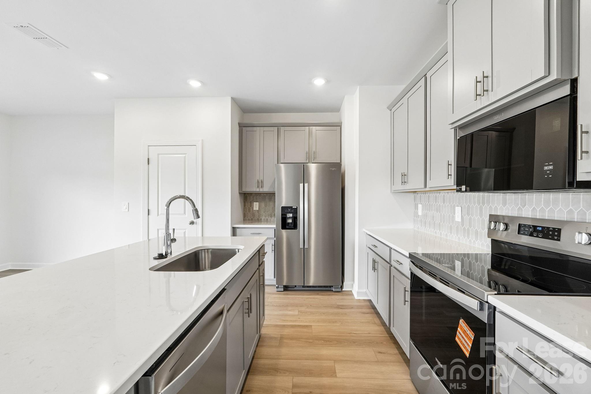 1852 Wrenley Drive Property Photo 16