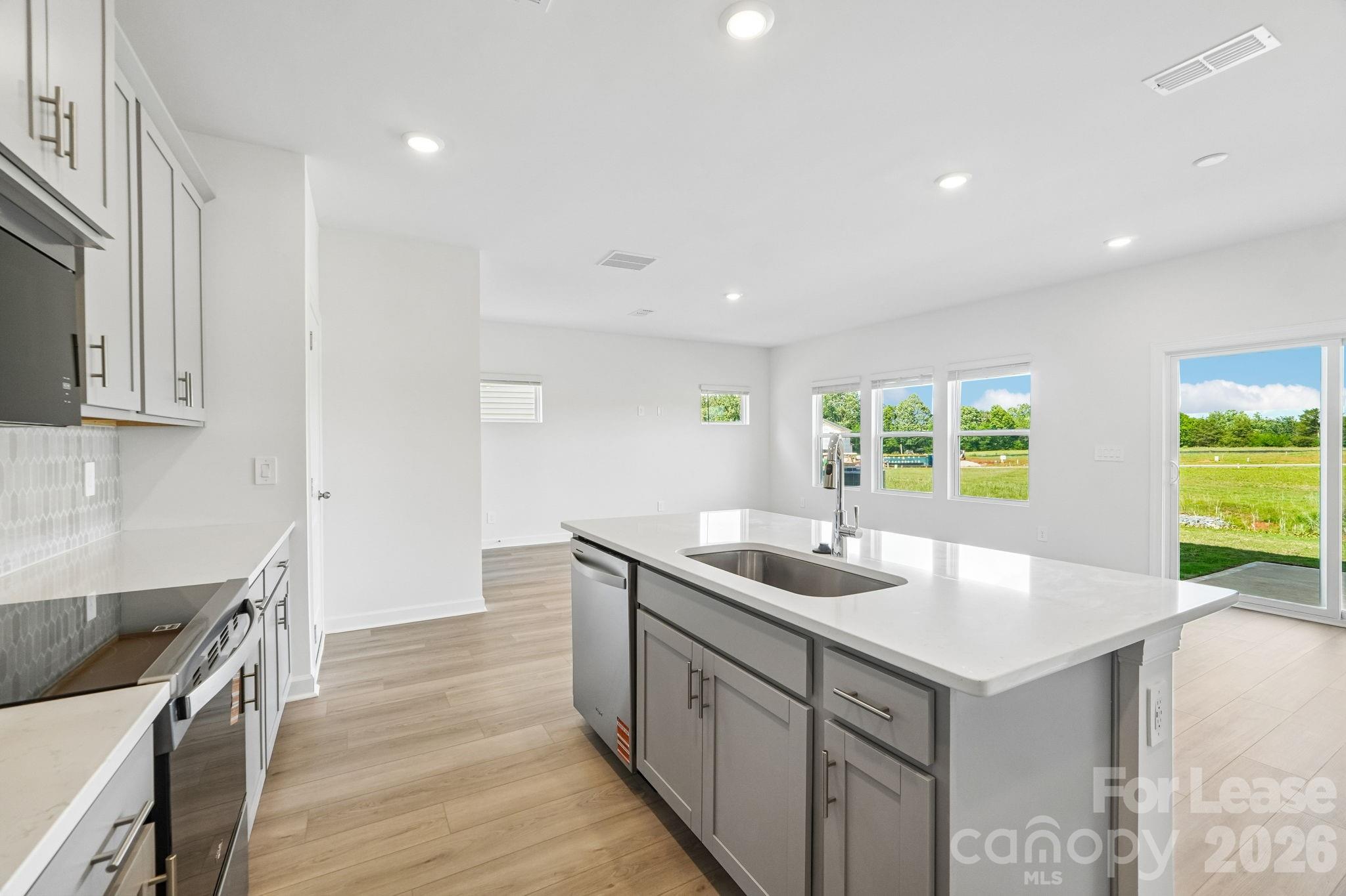 1852 Wrenley Drive Property Photo 17