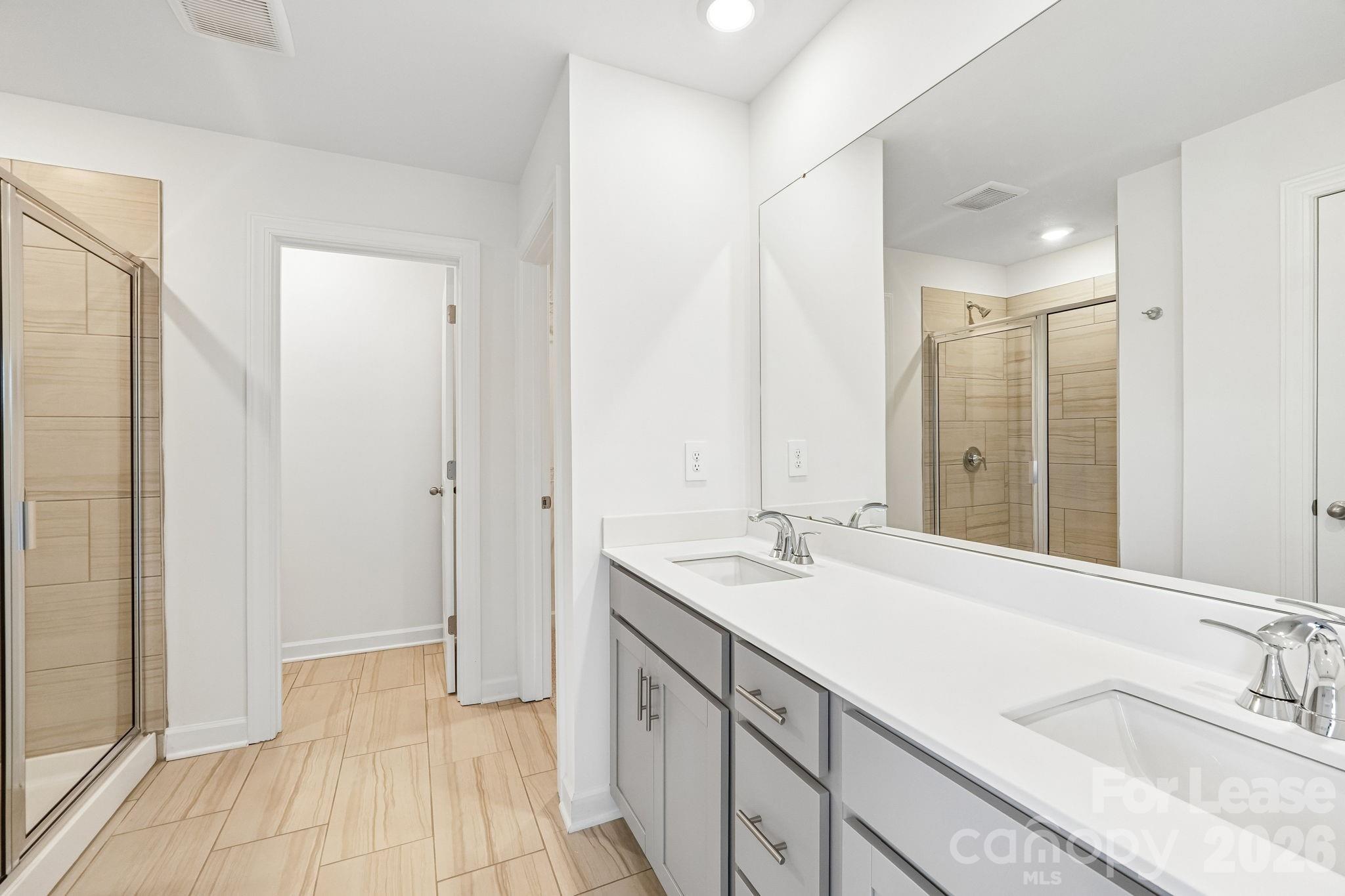 1852 Wrenley Drive Property Photo 32