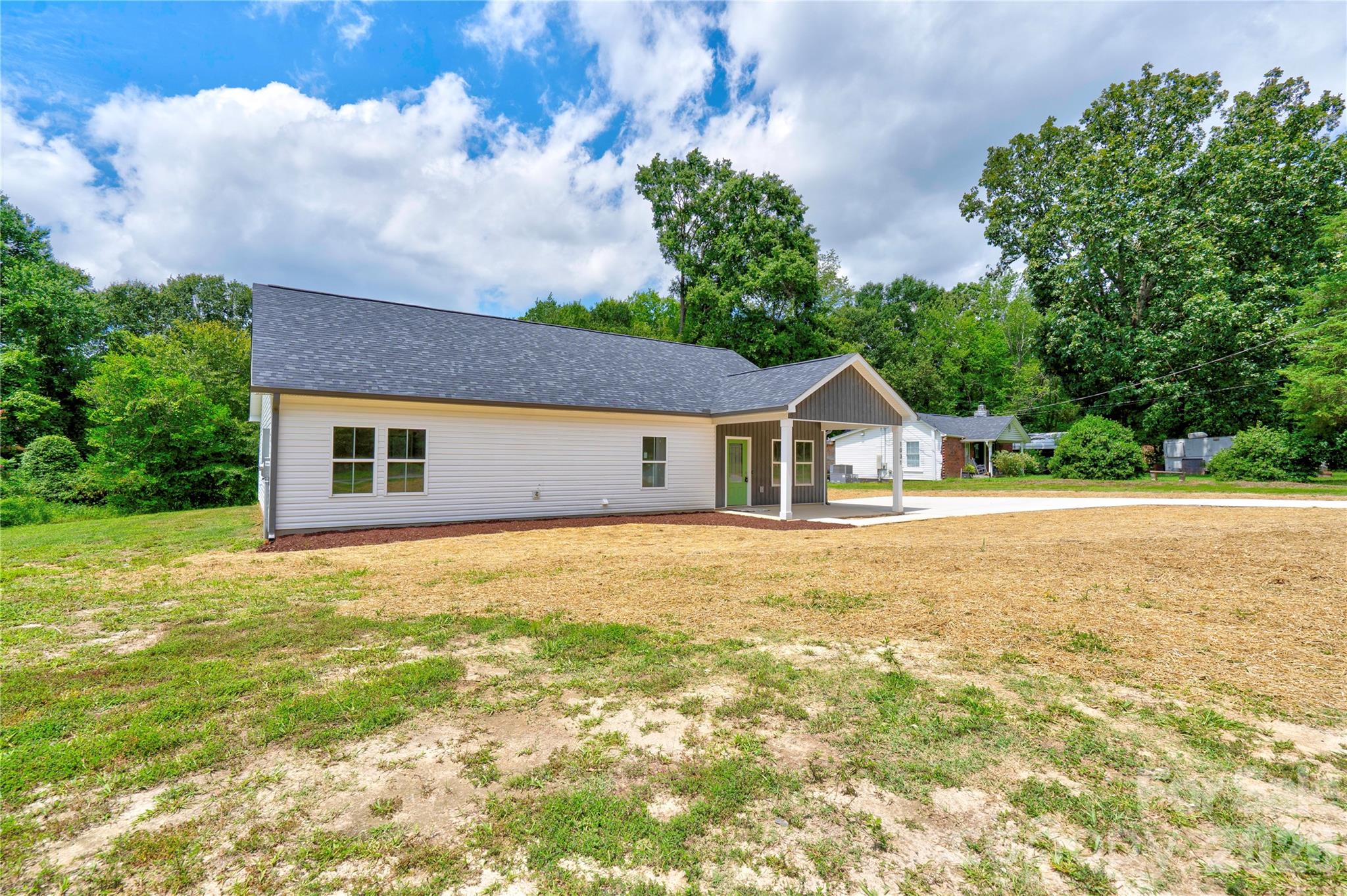 1031 Laurel Lane Property Photo 3