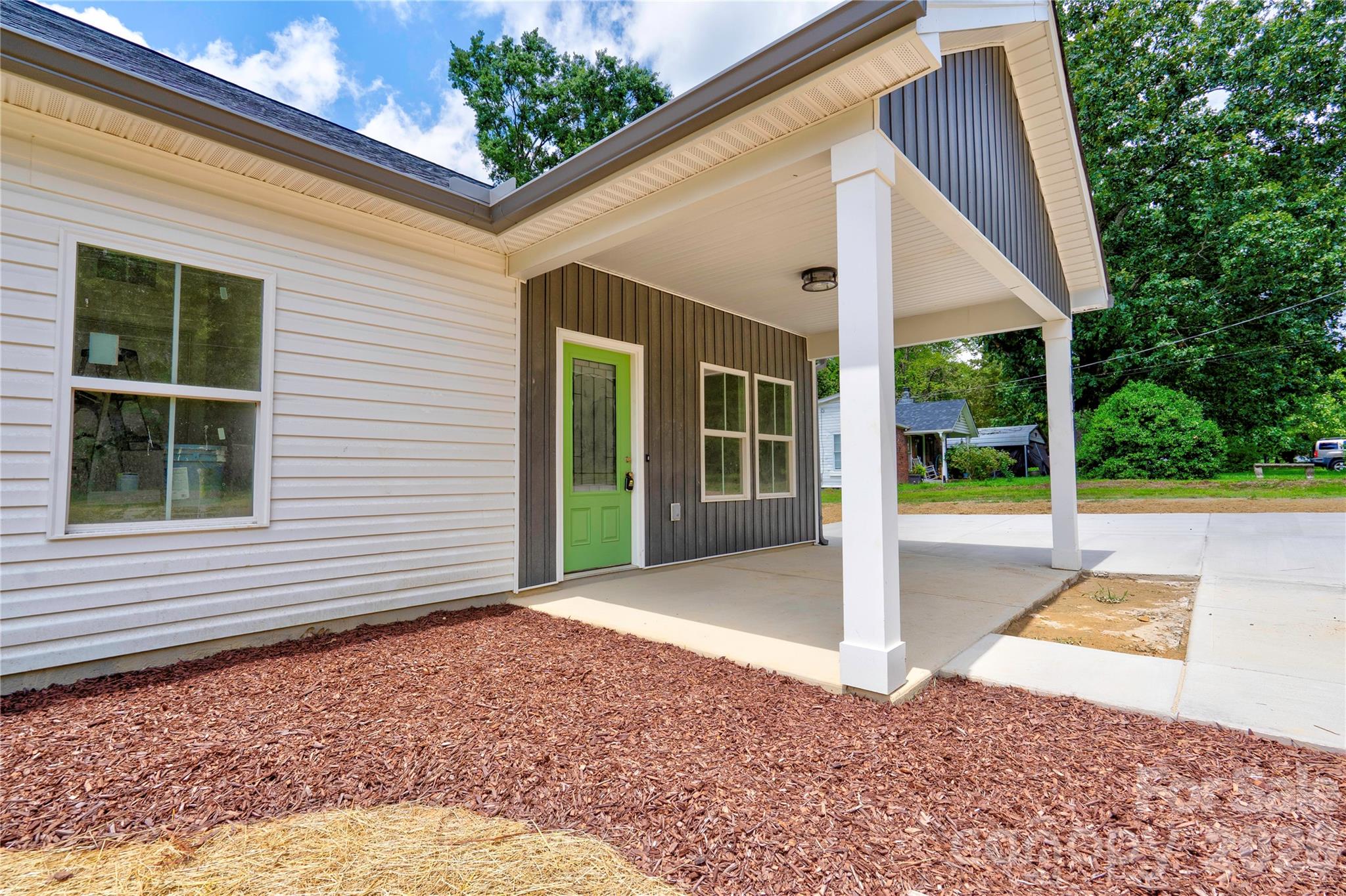1031 Laurel Lane Property Photo 4