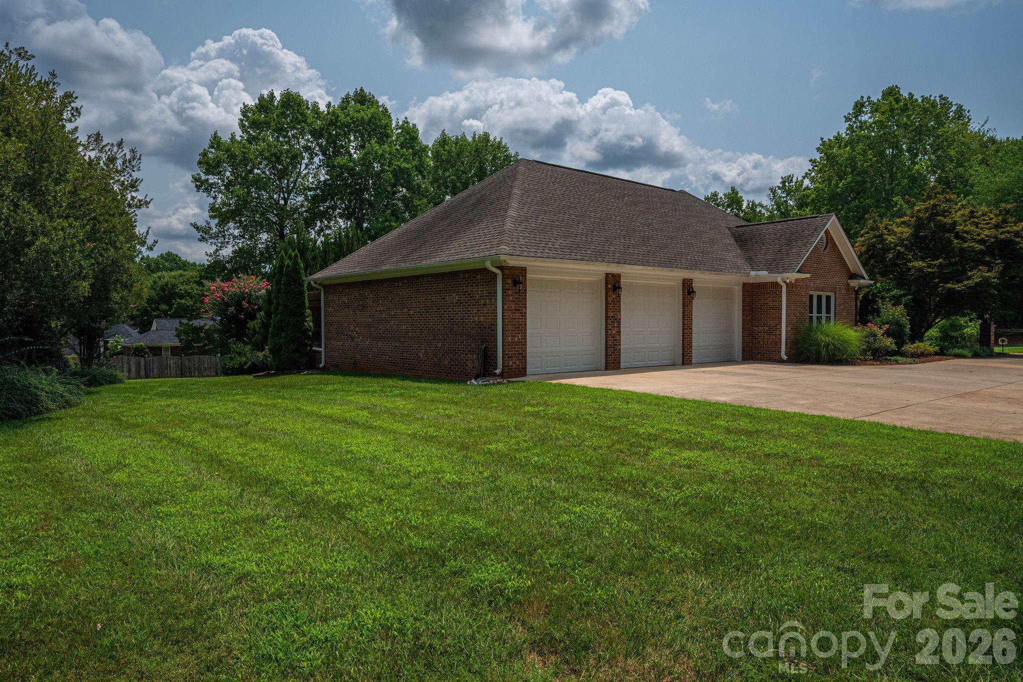 5023 Samuel Pinckney Drive Property Photo 3