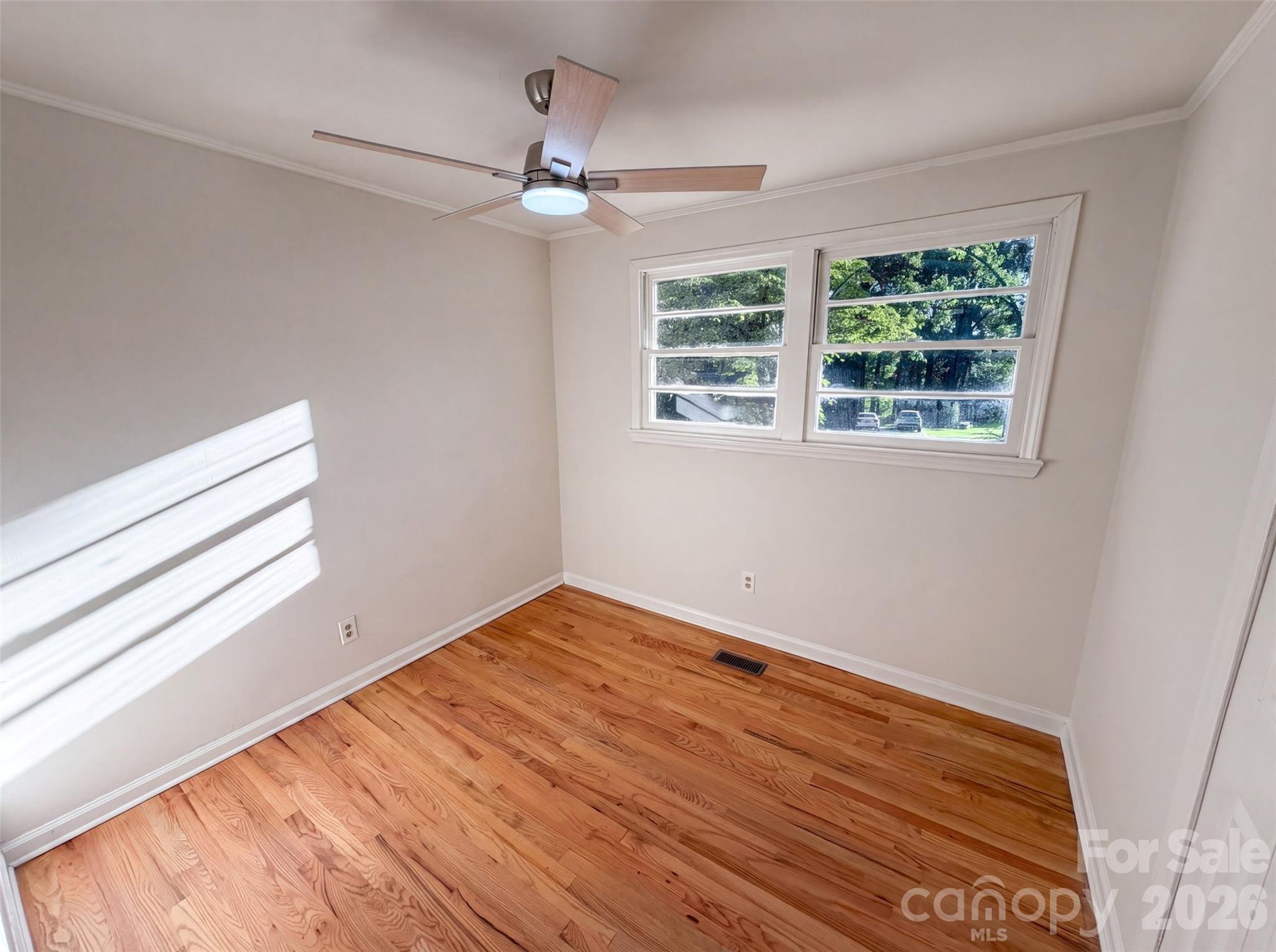 1933 Choyce Circle Property Photo 4