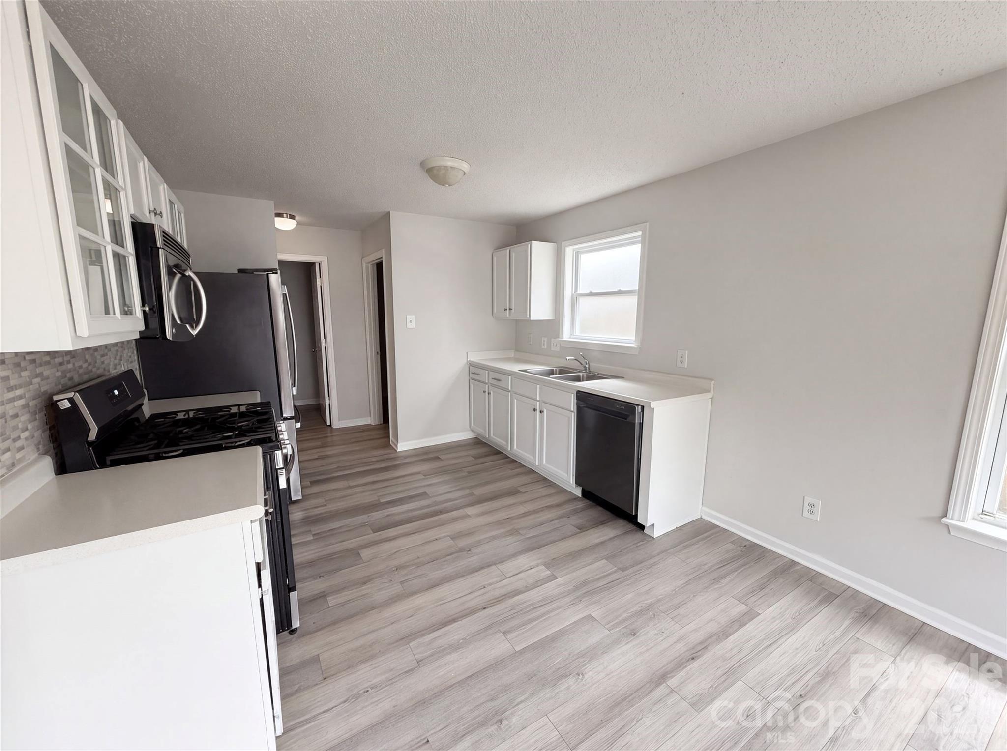 4468 Norfleet Street Property Photo 6