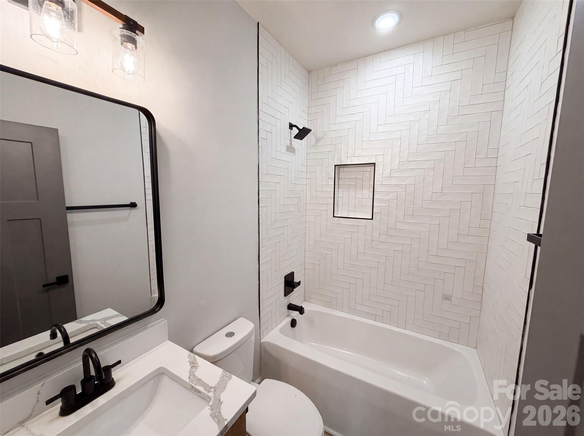 490 E 22nd Street Property Photo 11