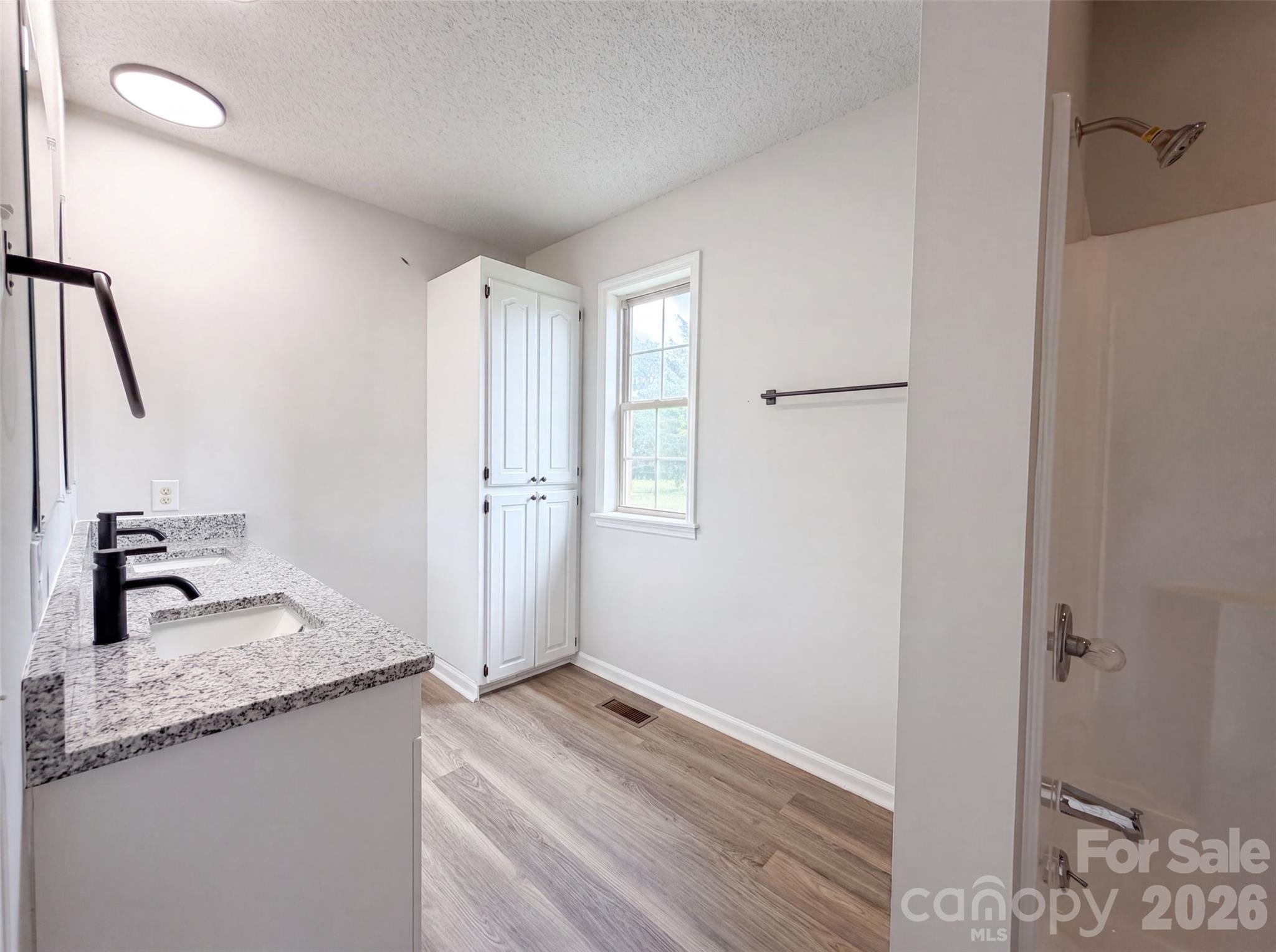 972 Darby Road Property Photo 11