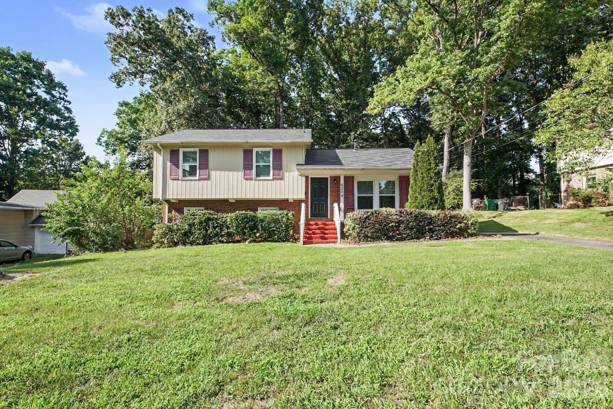 6209 Springfield Drive Property Photo 1