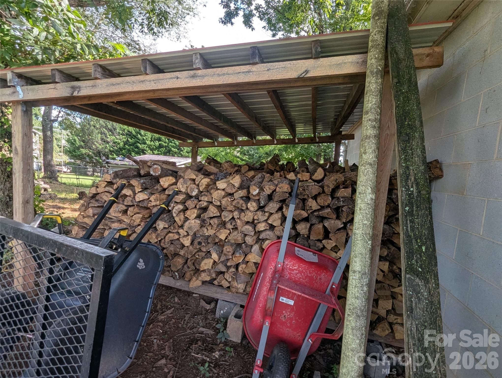 605 Lincoln Lane Property Photo 26