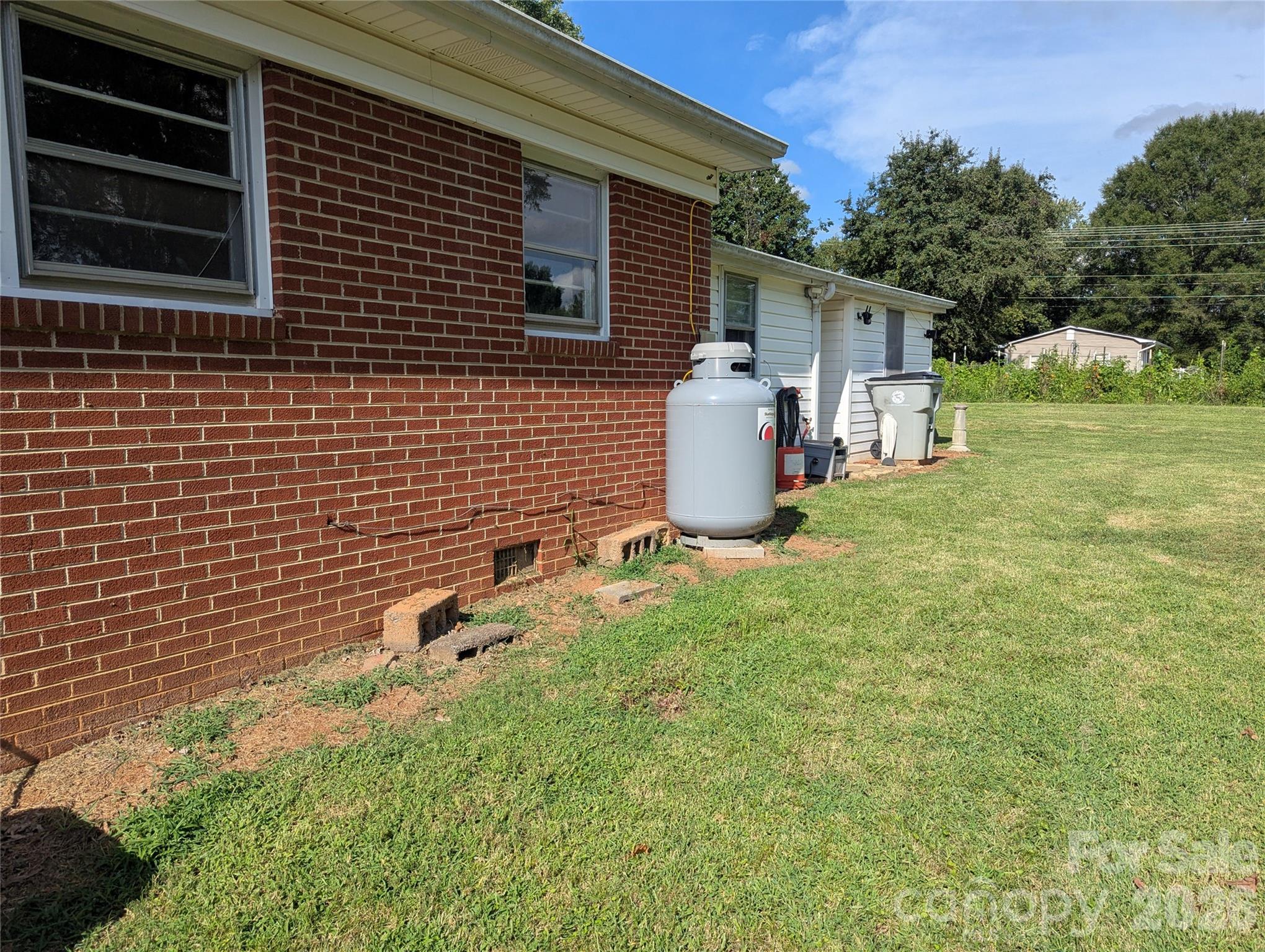 605 Lincoln Lane Property Photo 31