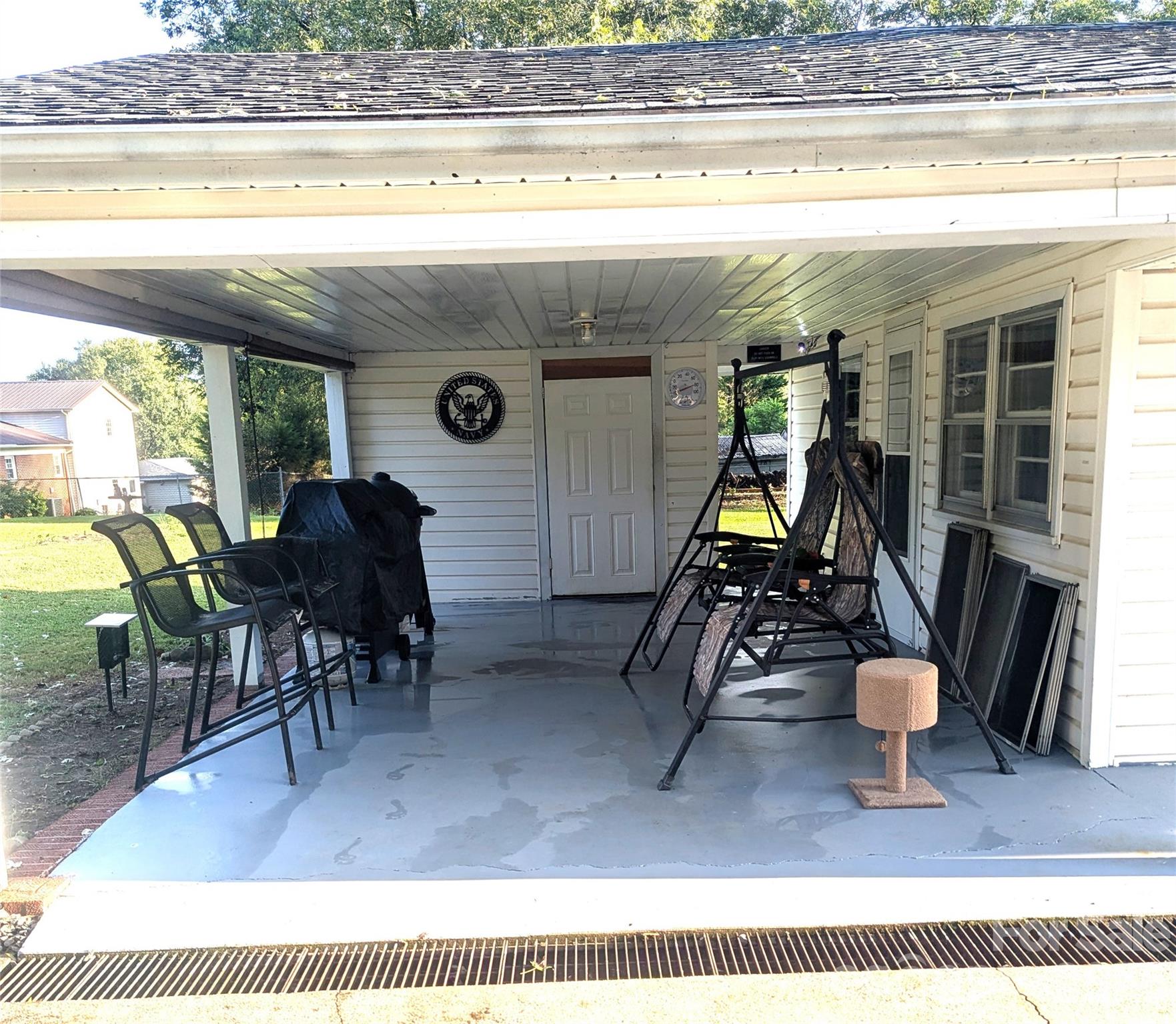 605 Lincoln Lane Property Photo 33