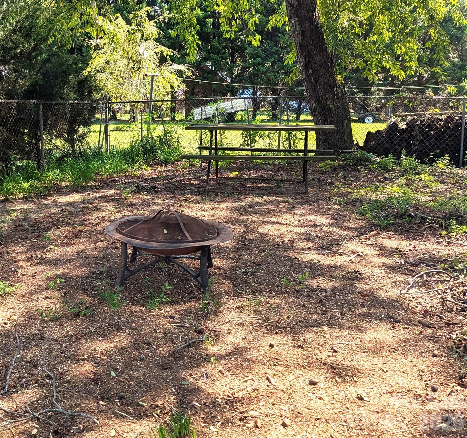 605 Lincoln Lane Property Photo 43